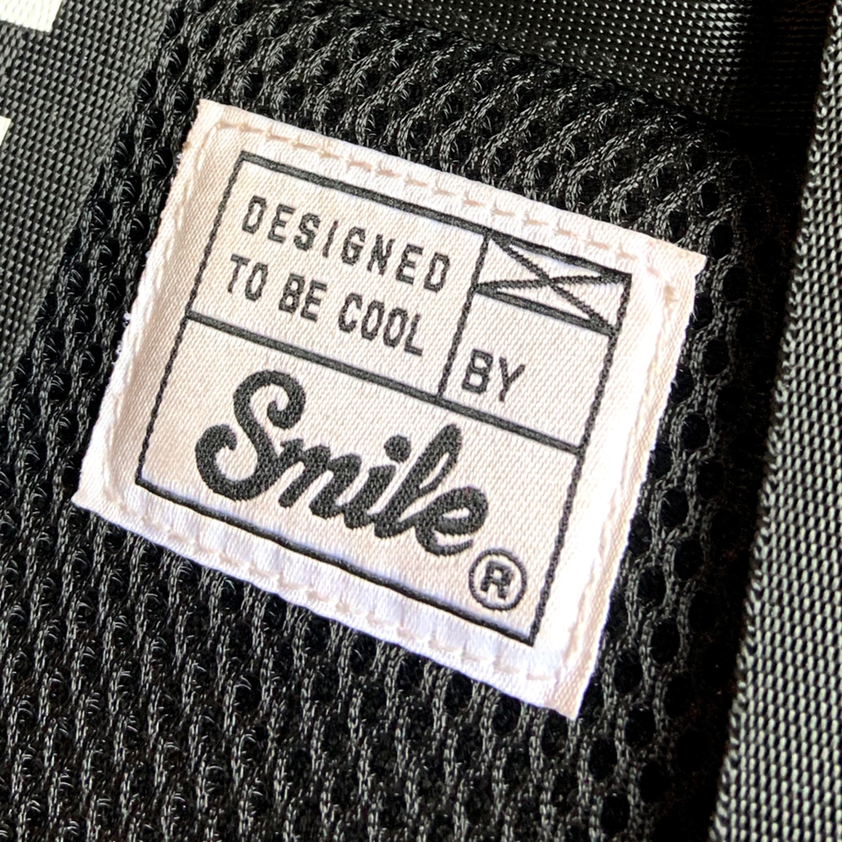 Mochila antirrobo Smile Akira roja para portátiles hasta 16" 9