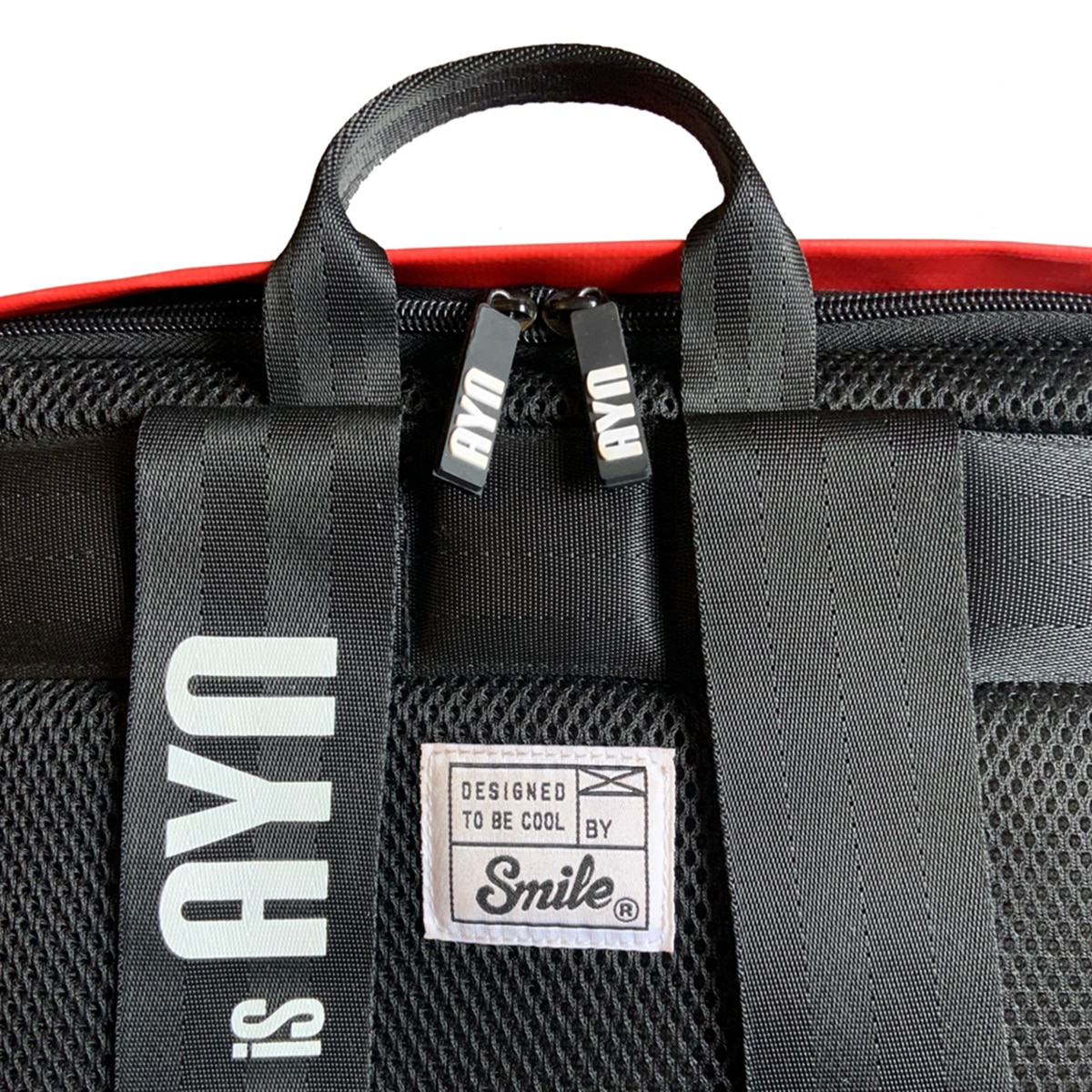 Mochila antirrobo Smile Akira roja para portátiles hasta 16" 10