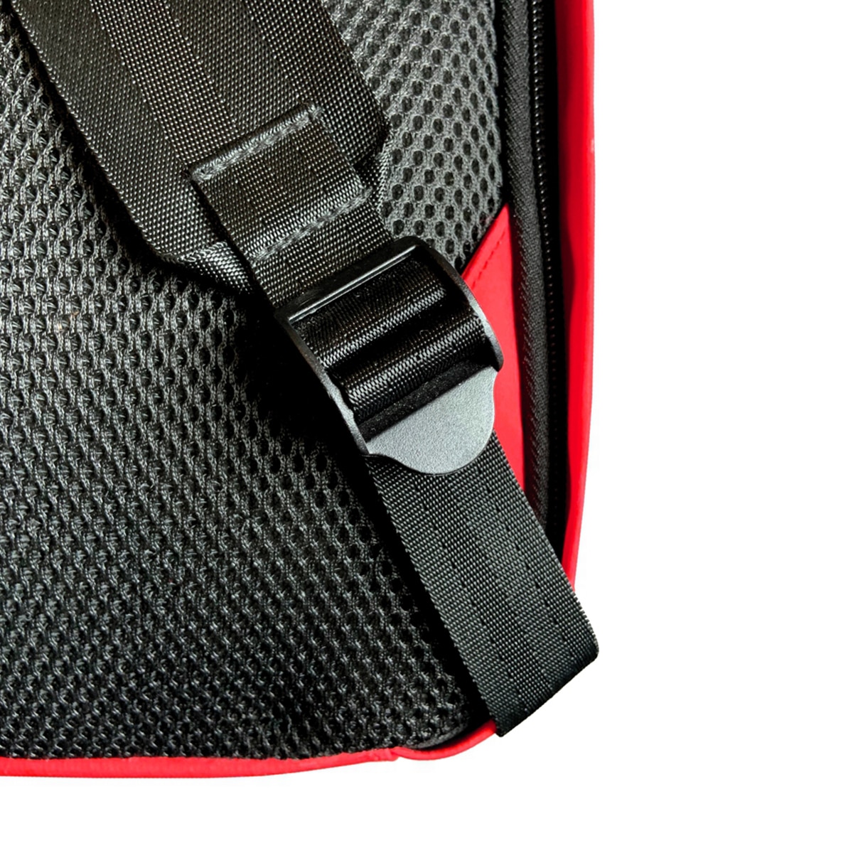 Mochila antirrobo Smile Akira roja para portátiles hasta 16" 17