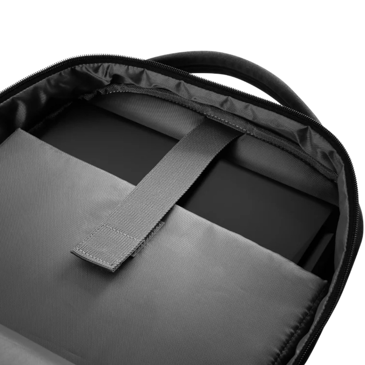 Mochila negra MSI Essential para portátiles hasta 17