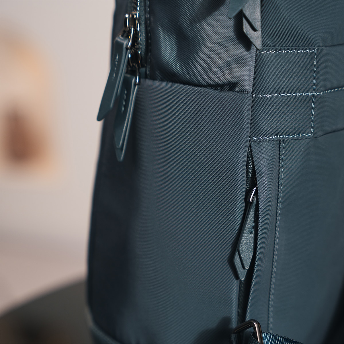 Mochila azul Targus Avila para portátiles hasta 16" Azul Medianoche-9