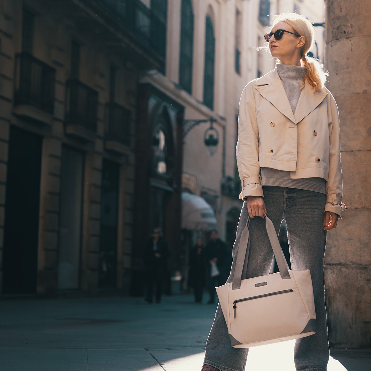 Bolso tote beige Targus Avila para portátiles hasta 16" Beige-7