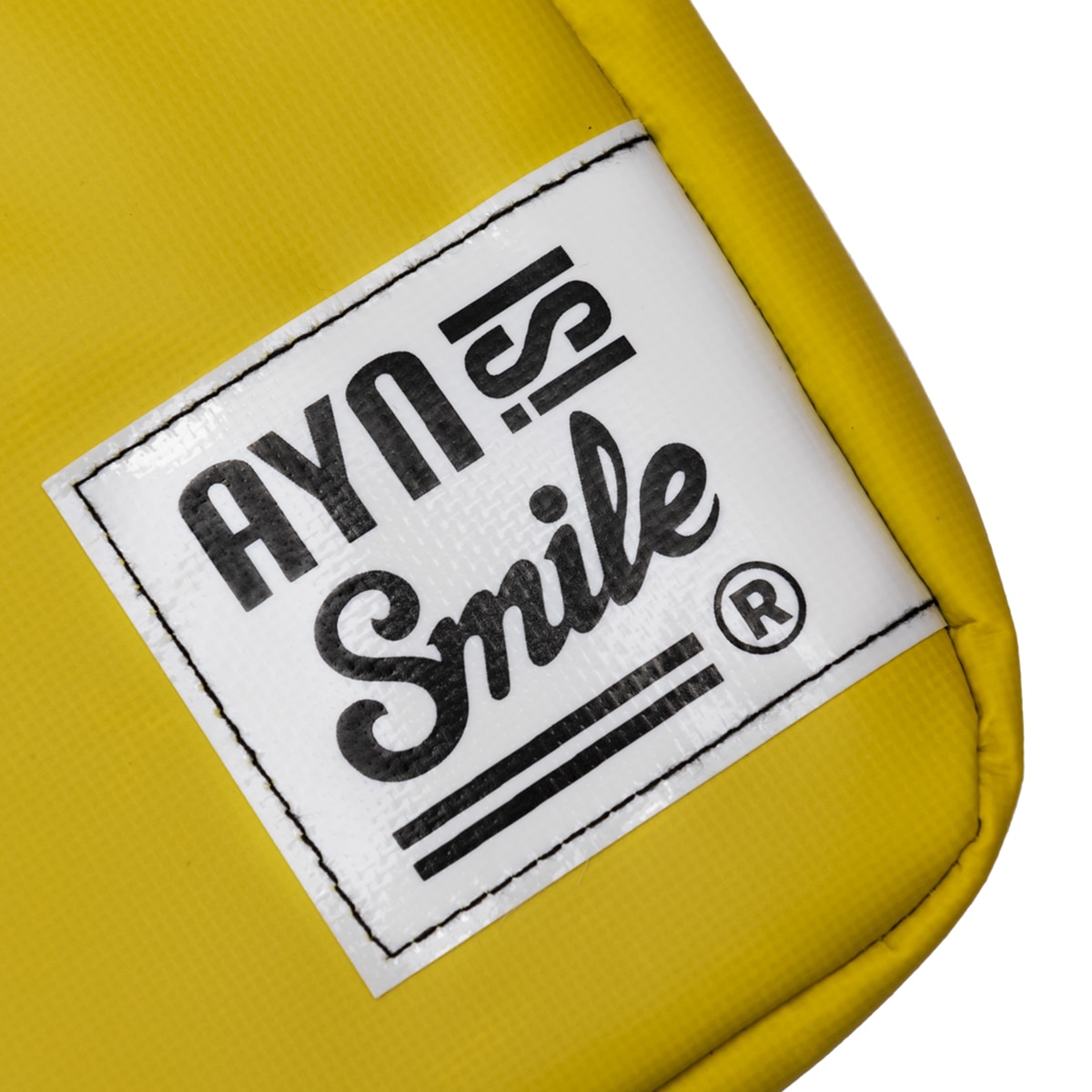 Funda Sleeve impermeable Smile Akira amarilla para portátiles hasta 14" Amarillo-2