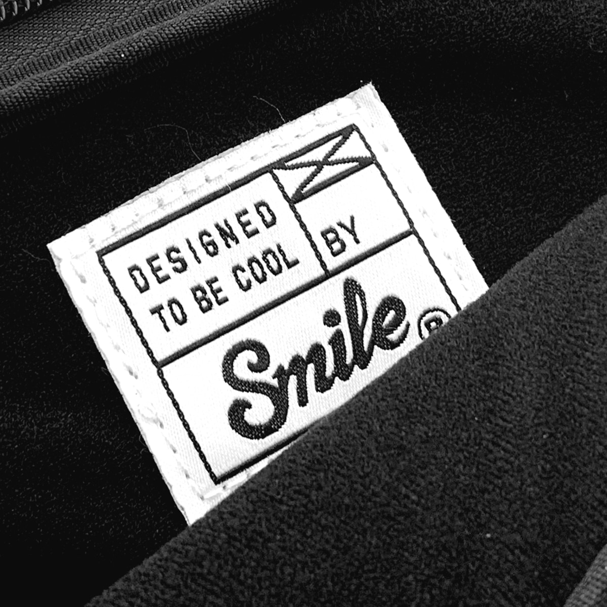 Funda Sleeve impermeable Smile Akira amarilla para portátiles hasta 14" Amarillo-6