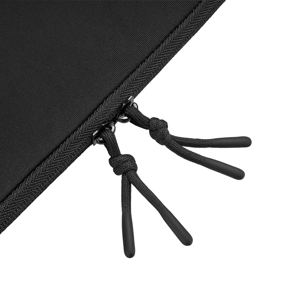 Funda Tucano ONE para MacBook Neo Negro-4