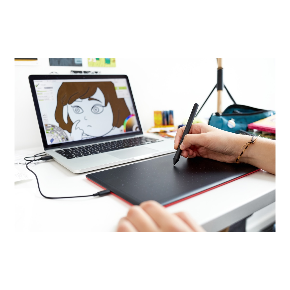 Pen Tablet creativa One by Wacom tamaño pequeño Negro-2