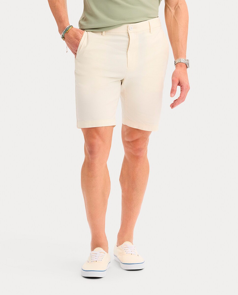 Imagen 0 de Pantalón corto slim fit tejido elástico de hombre Crema