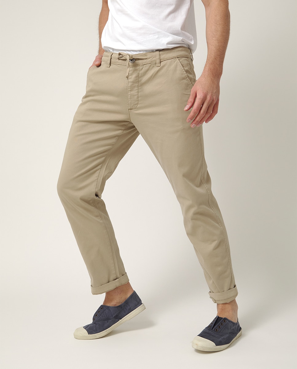 Imagem 0 de Joggers Regular Fit em Tecido Ligeiro com Cordão