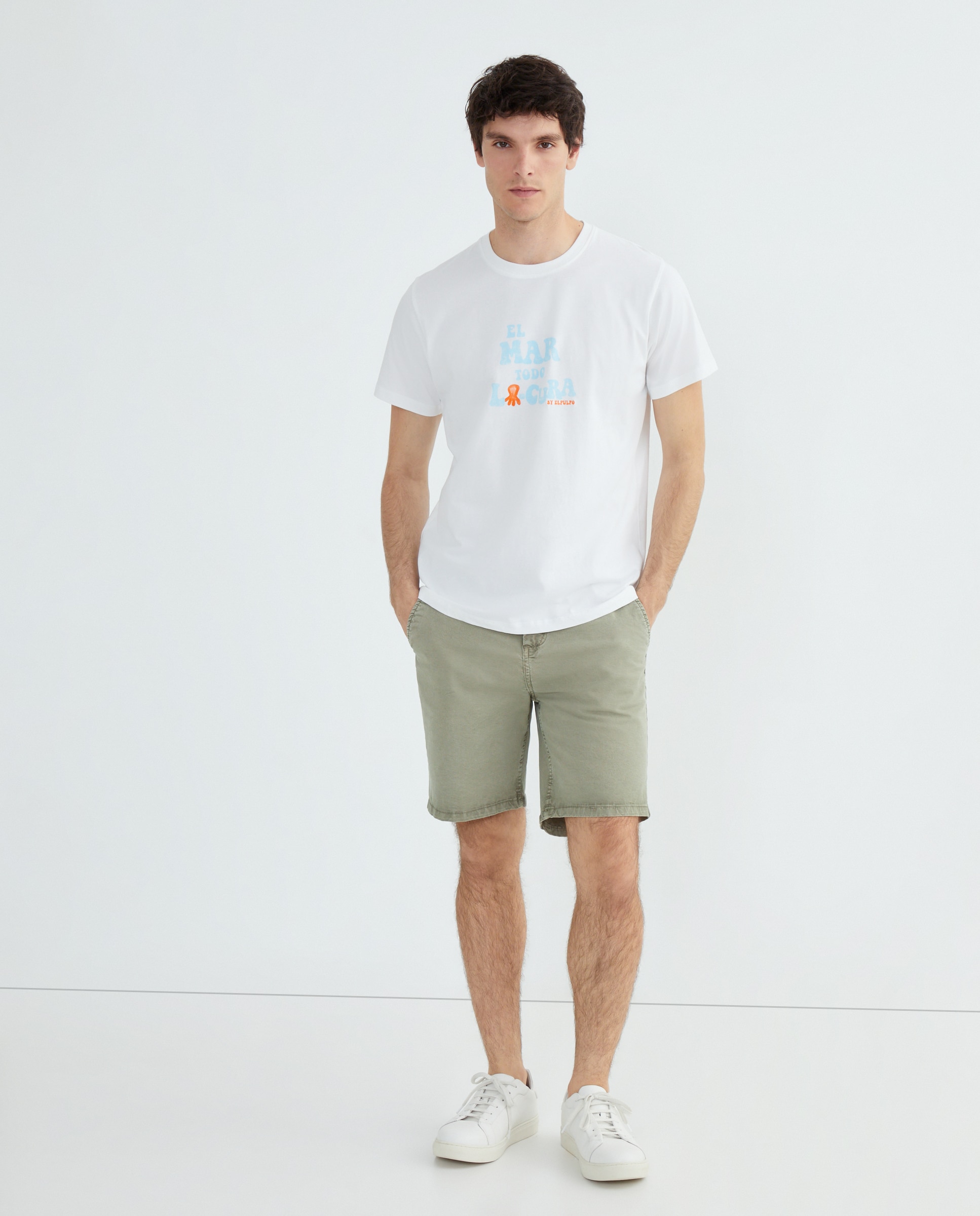 T-shirt com Manga Curta e Gola Redonda Branco-2