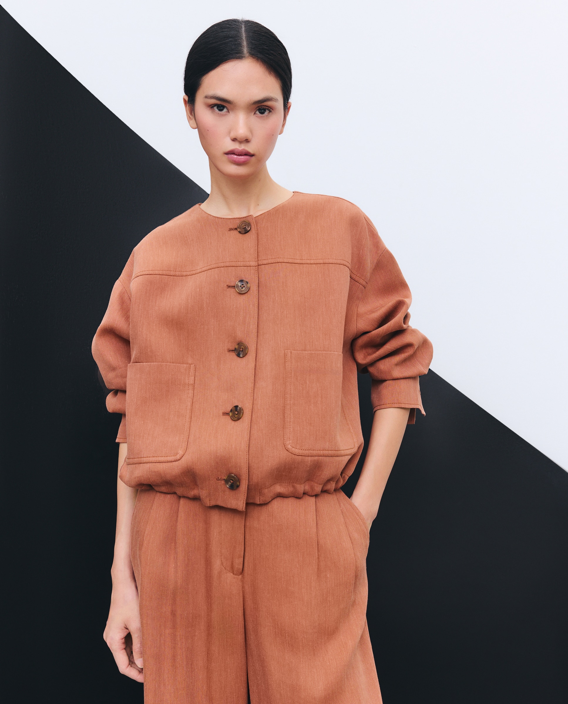 Imagen 0 de Chaqueta bomber traje de mujer 770 Terracota