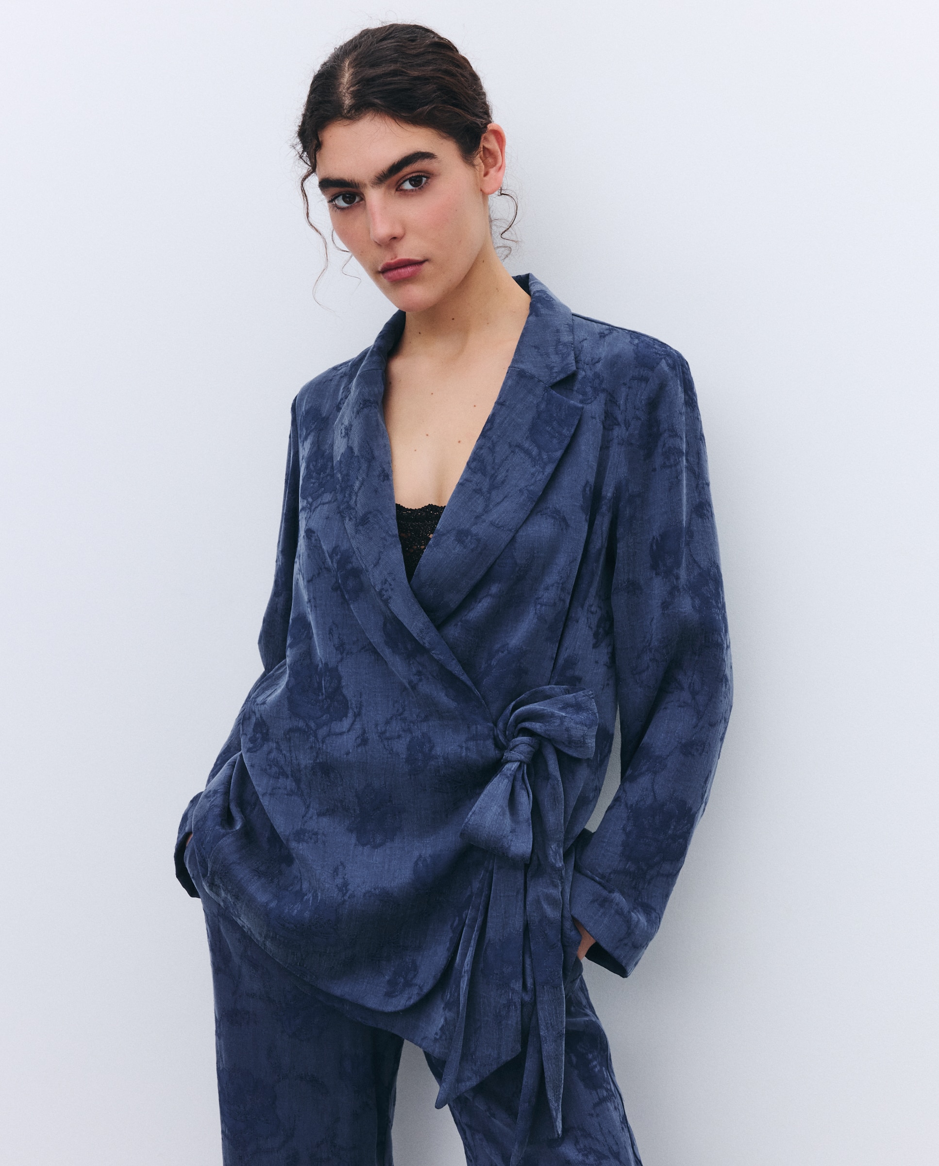 Imagem 0 de Blazer de Fato com Jacquard e Laço