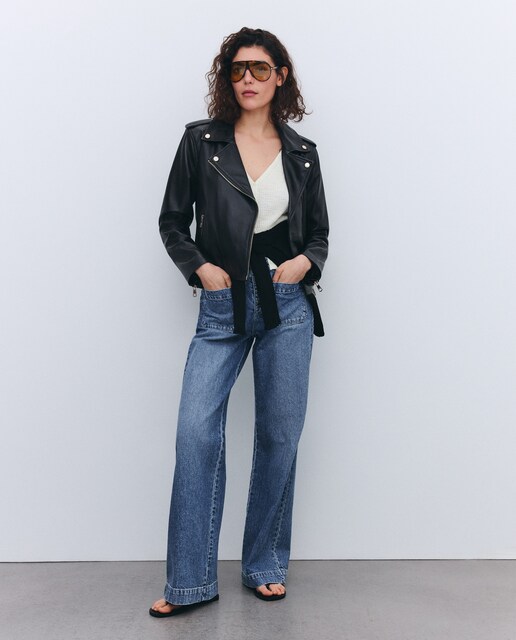 Biker de mujer de piel con solapa