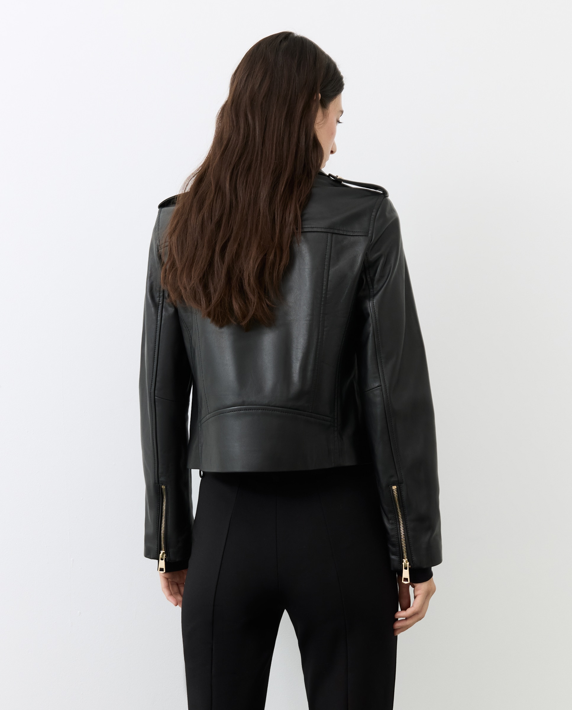 Blusão Biker em Pele com Aba Preto-3
