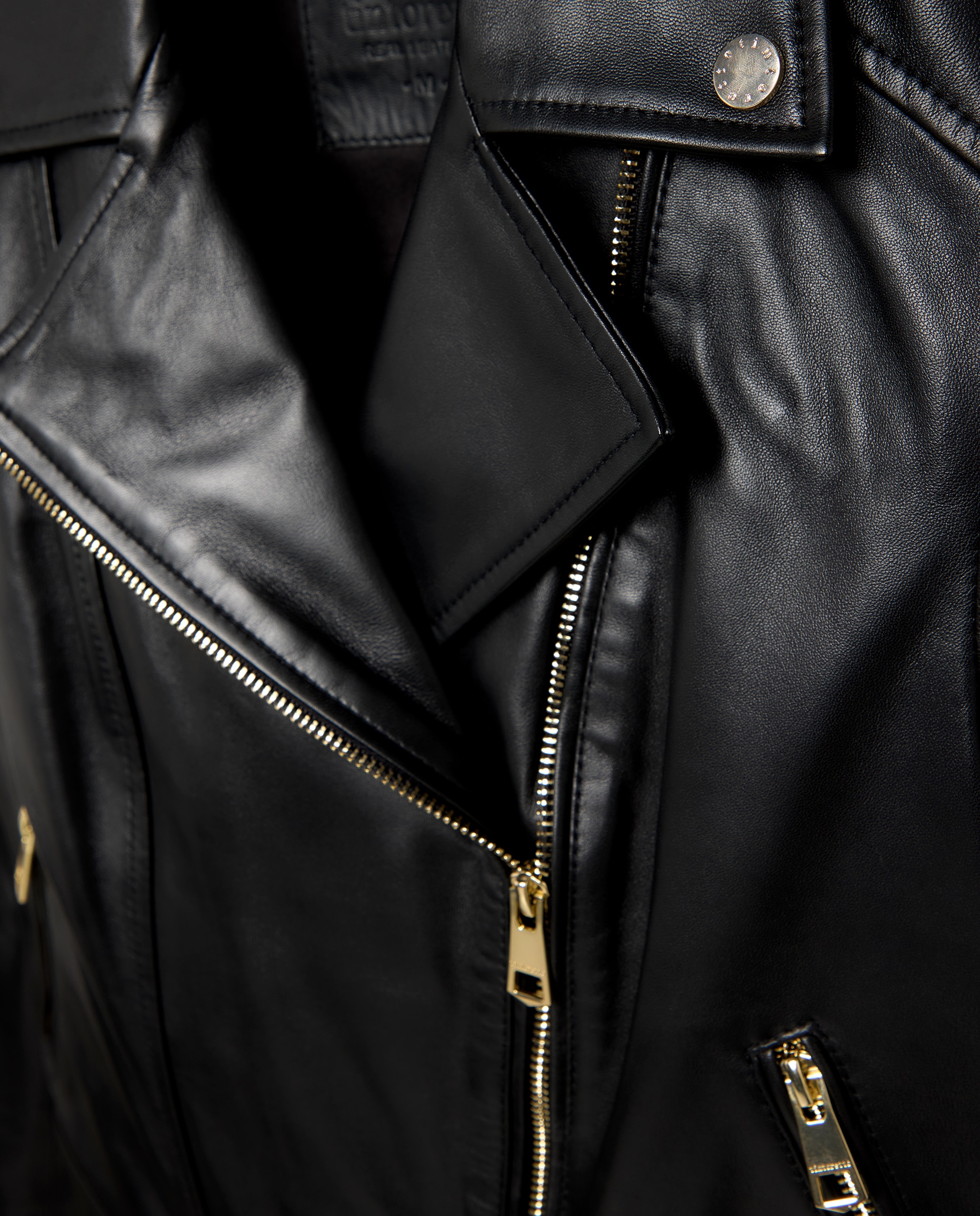 Blusão Biker em Pele com Aba Preto-5