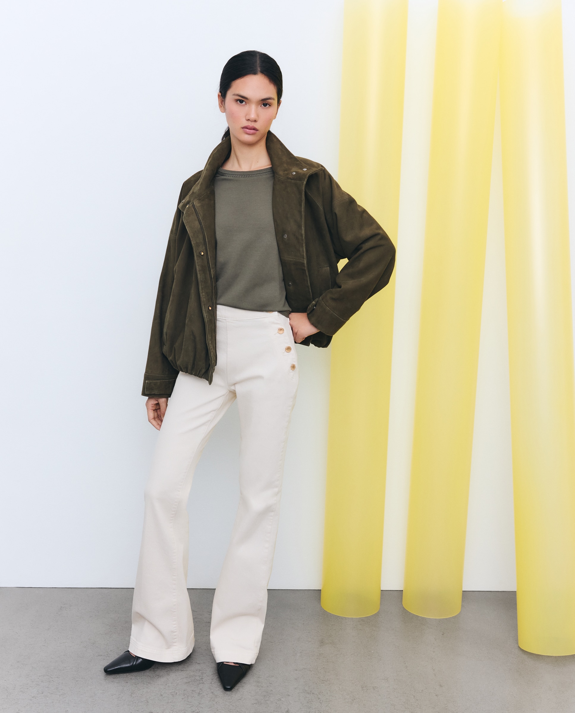 Imagem 0 de Jeans Flare com Abotoadura