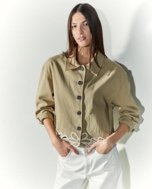 Chaqueta de mujer bordado