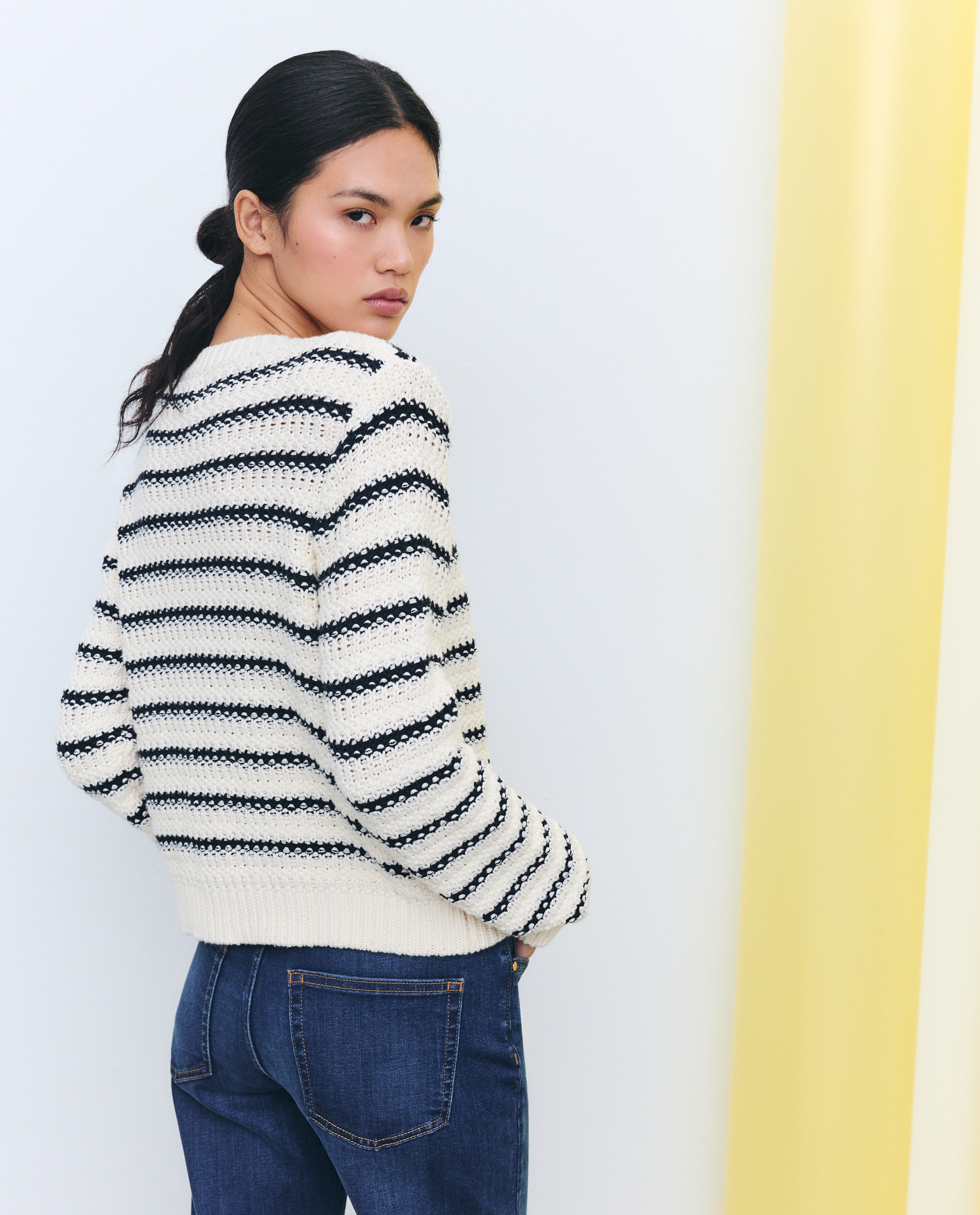 Cardigan às Riscas com Decote Redondo Azul-3