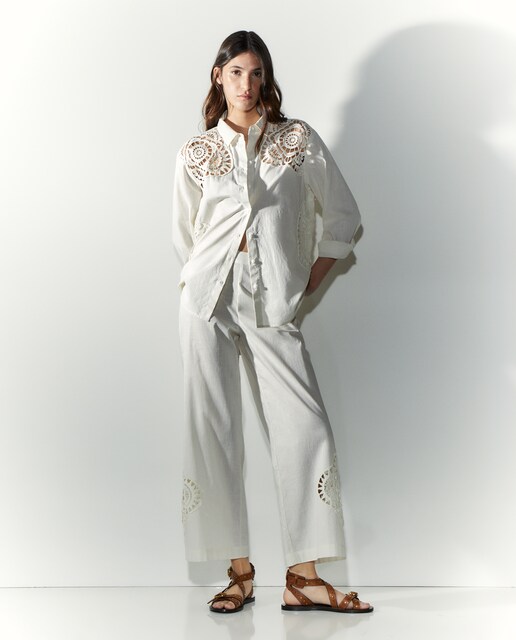 Pantalón de mujer liso troquelado