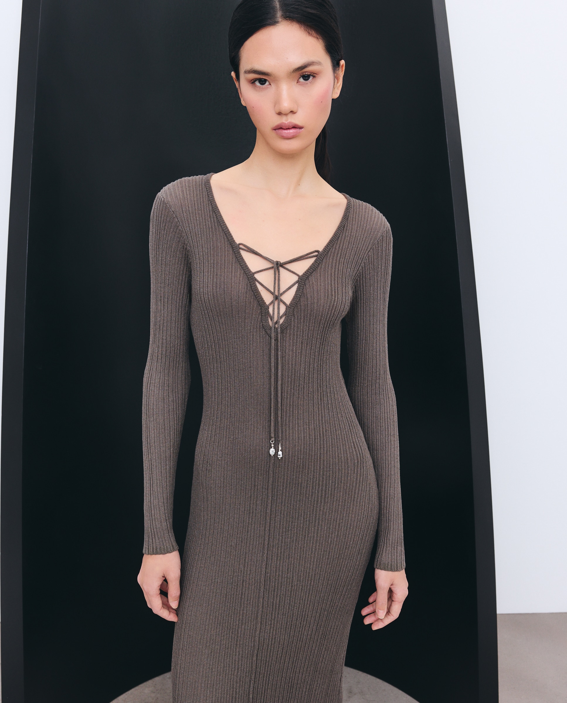 Vestido com Detalhe de Cruzes 520 Caqui-2