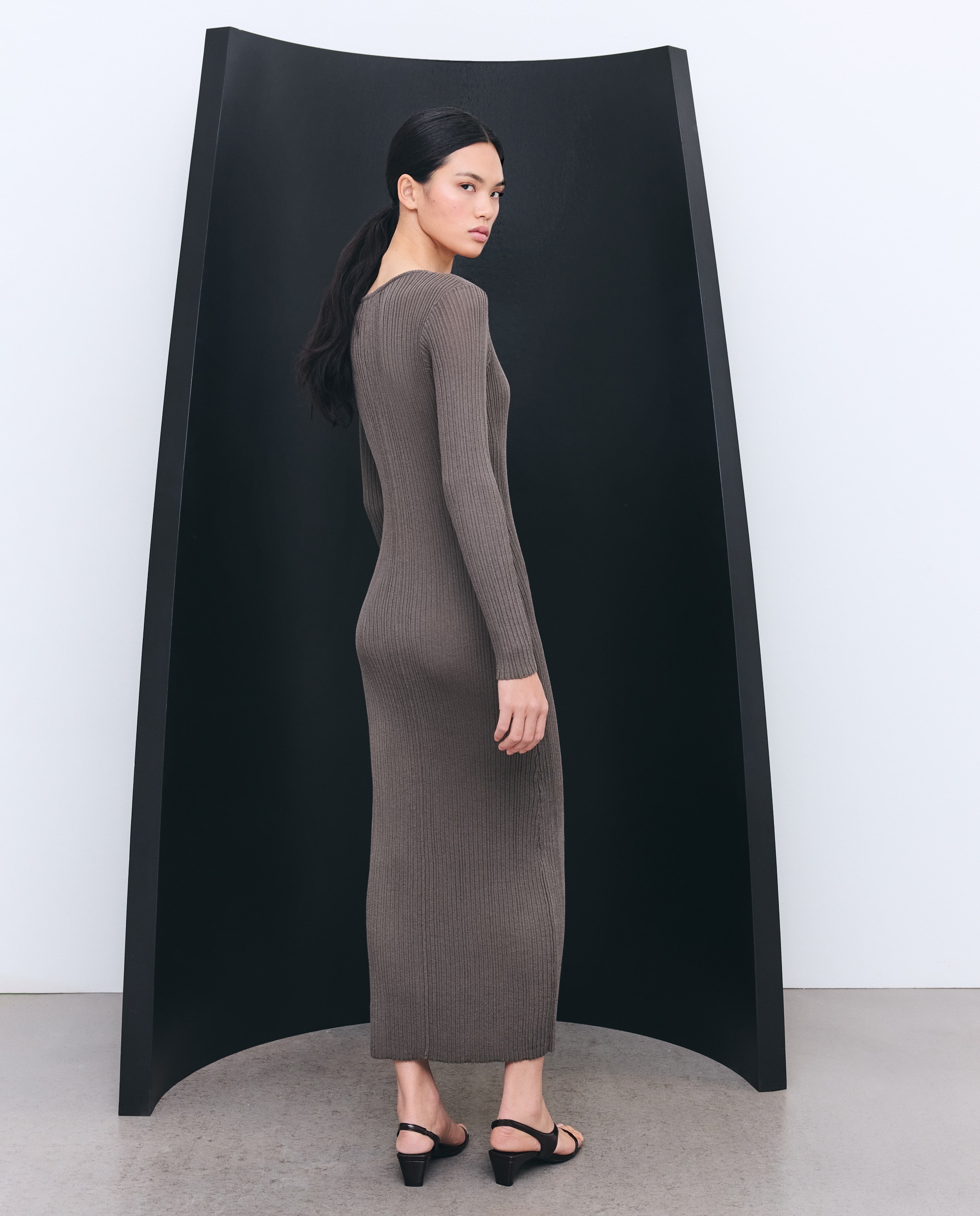 Vestido com Detalhe de Cruzes 520 Caqui-3