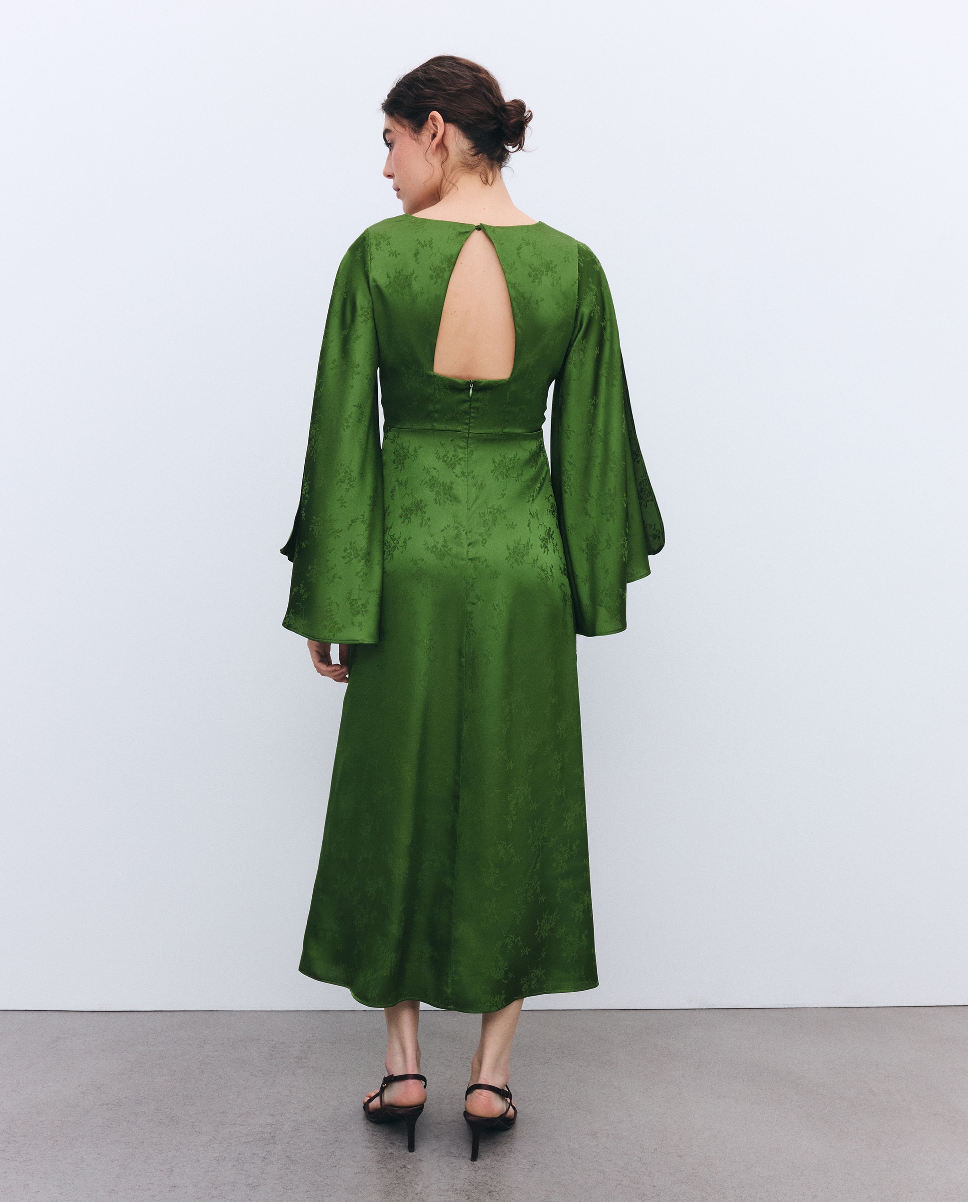 Vestido Jacquard com Manga Capa com Abertura 580 Musgo-3
