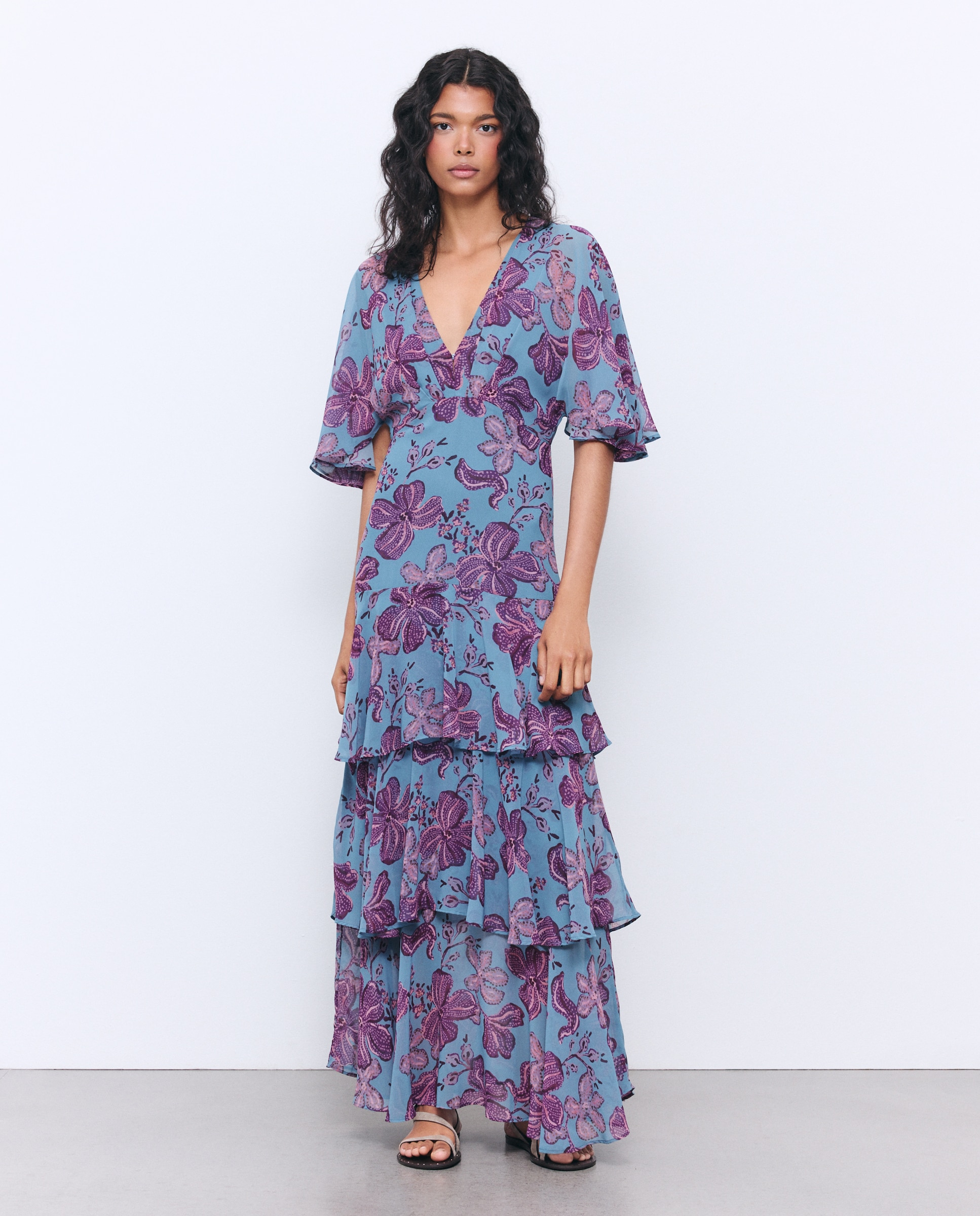 Imagem 0 de Vestido de Manga Curta Estampado com Folhos
