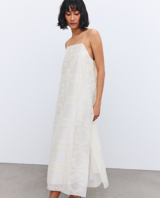 Vestido de tirante fino con bordados