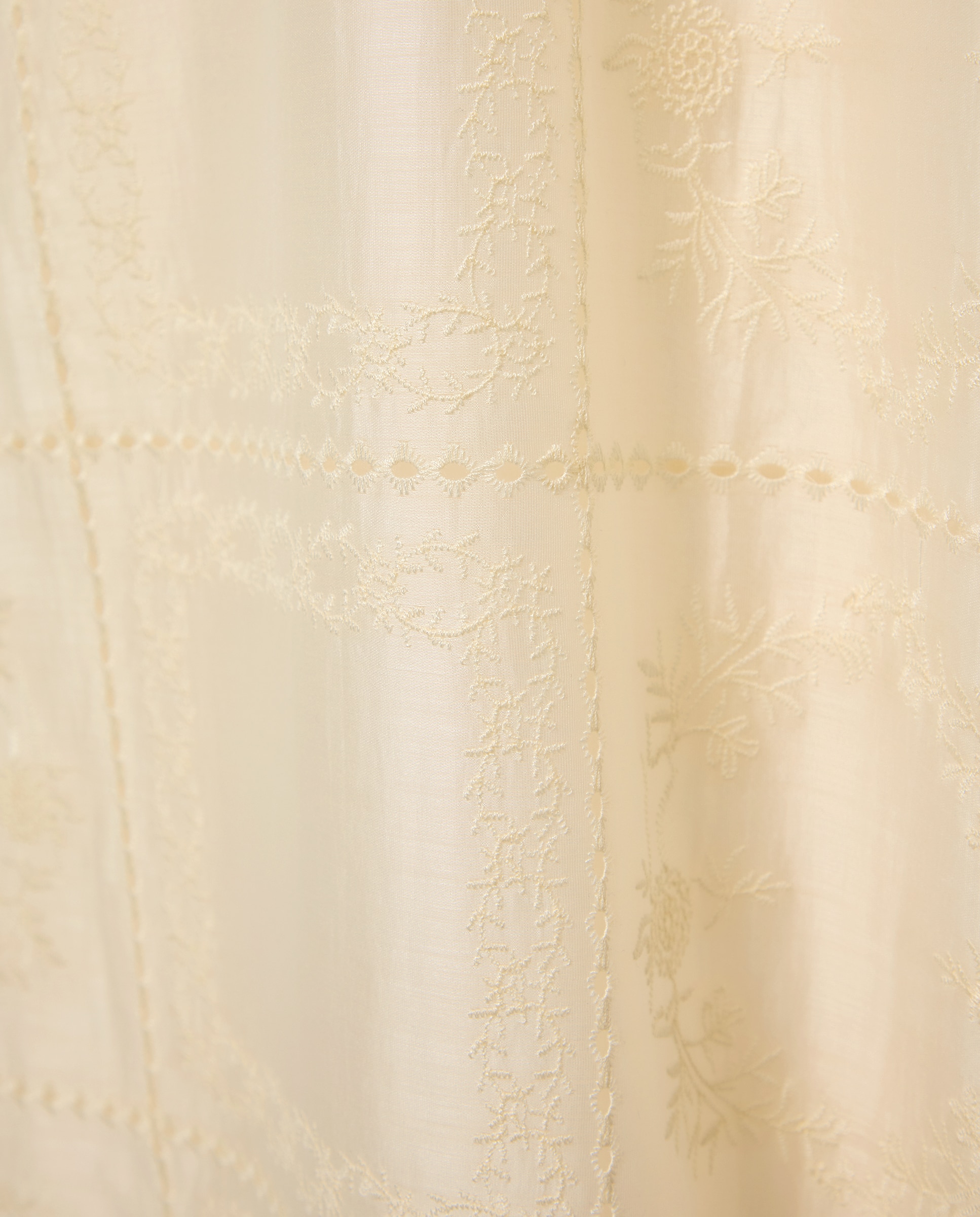 Vestido de Alças Finas com Bordados 120 Cru-7