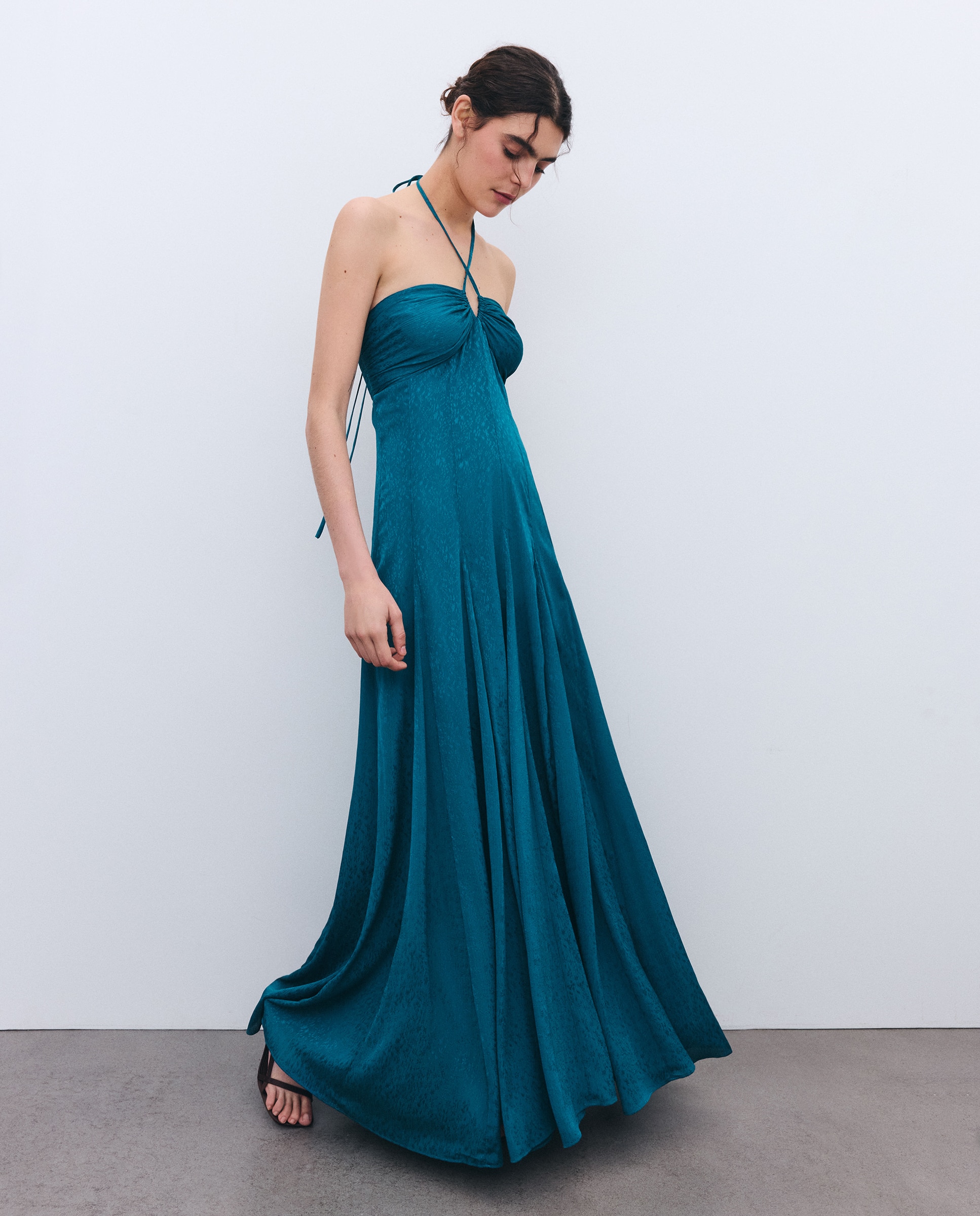 Imagem 0 de Vestido com Decote Coração e Godés