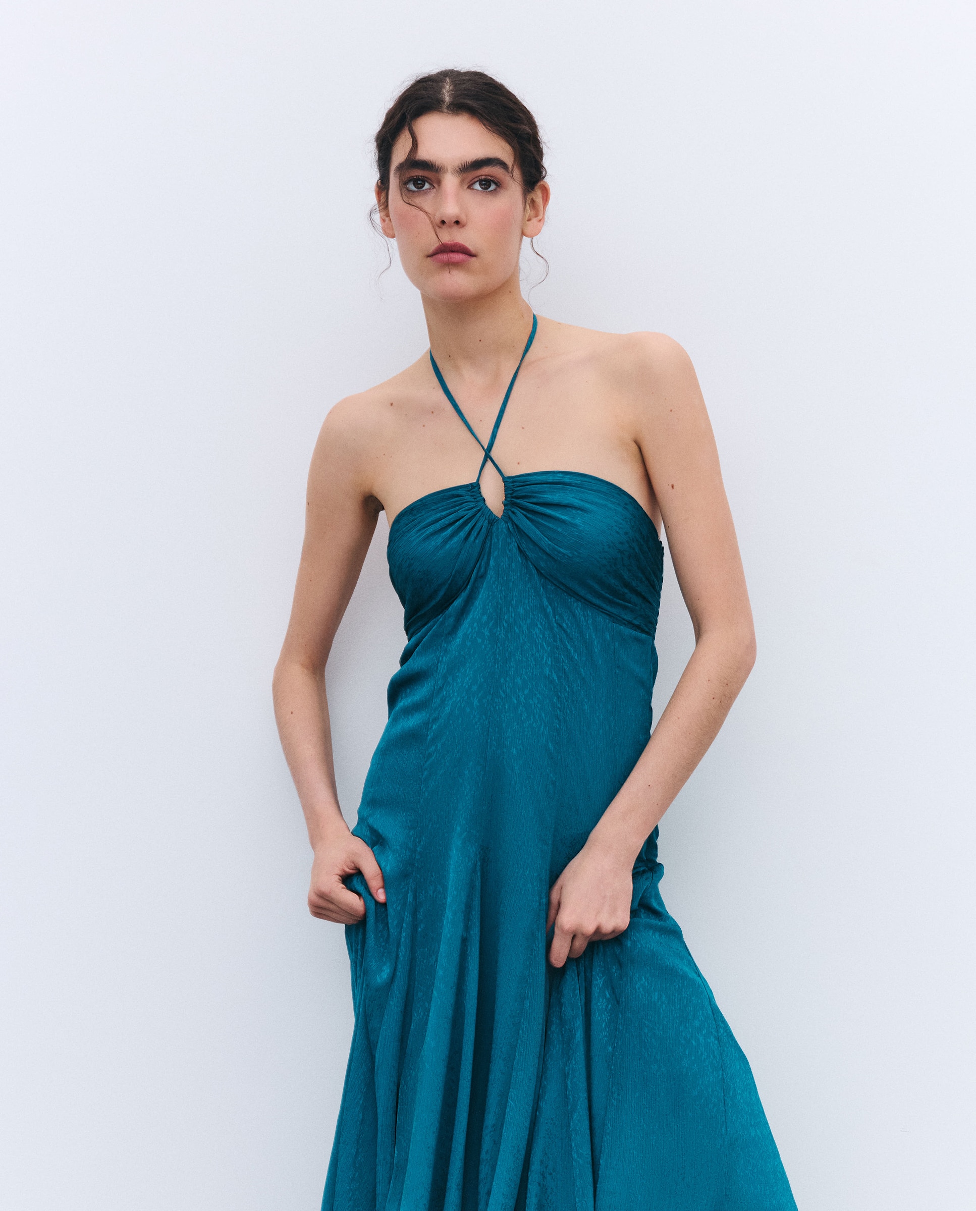 Vestido com Decote Coração e Godés Verde Pato-4