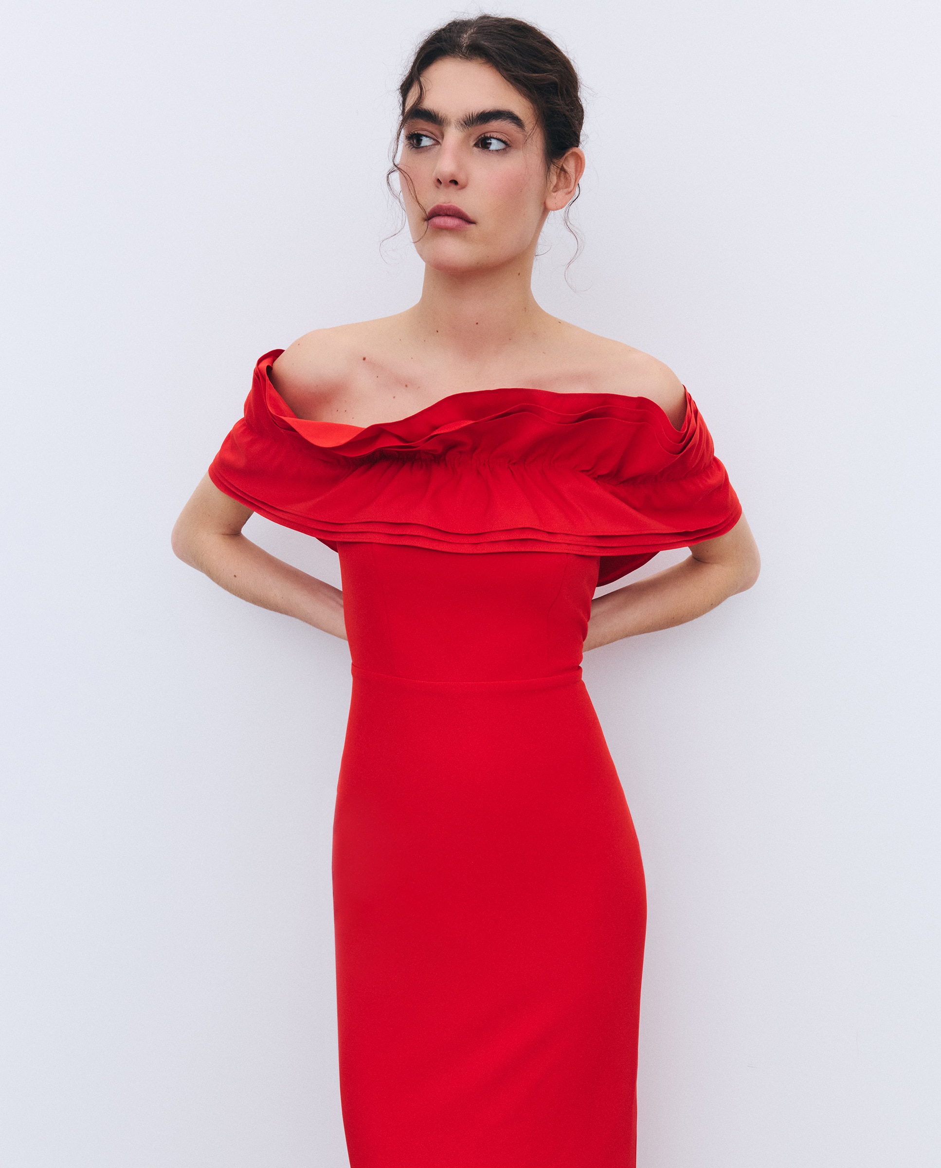 Imagem 0 de Vestido com Folhos no Decote