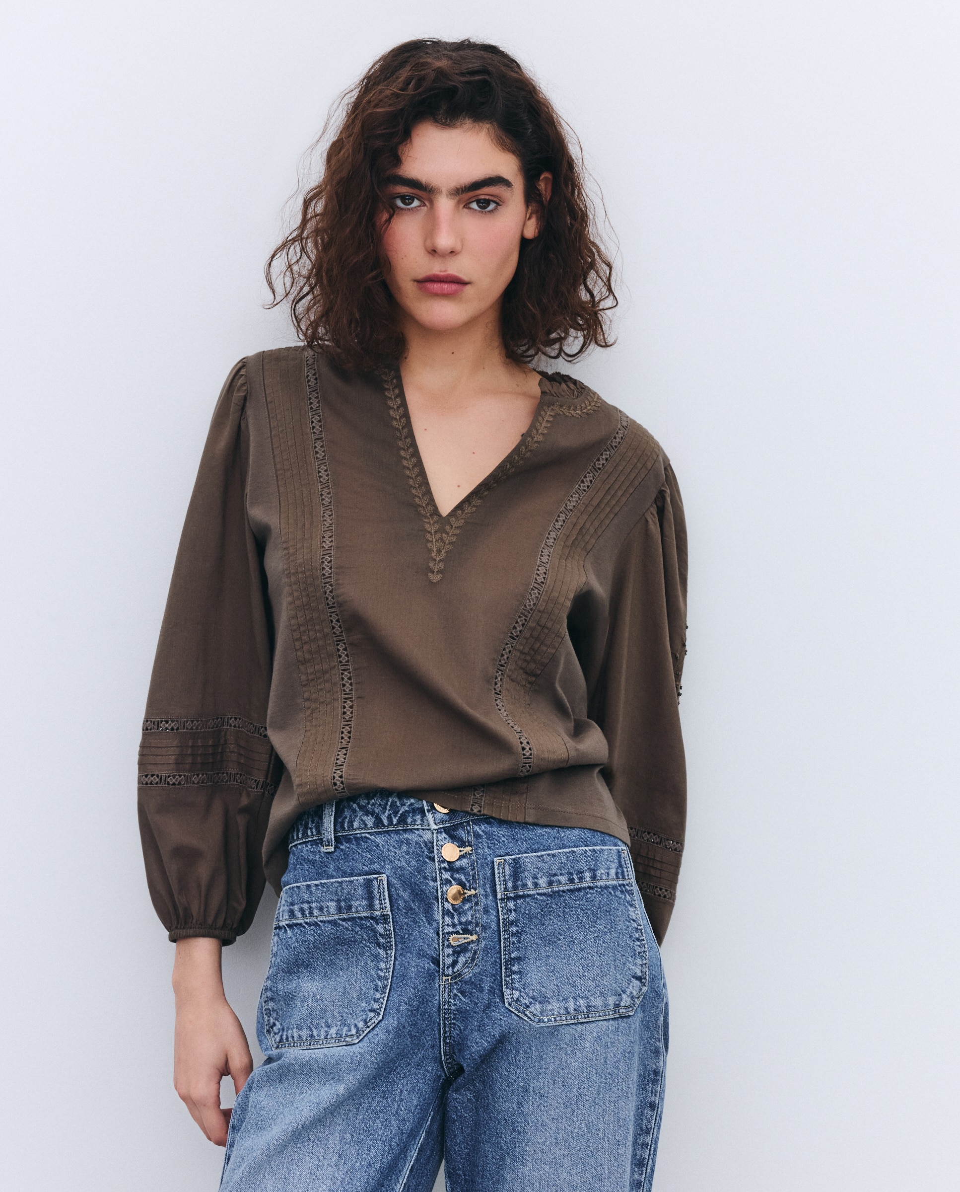 Blusa de Manga Comprida com Bordados 440 Azulão-1