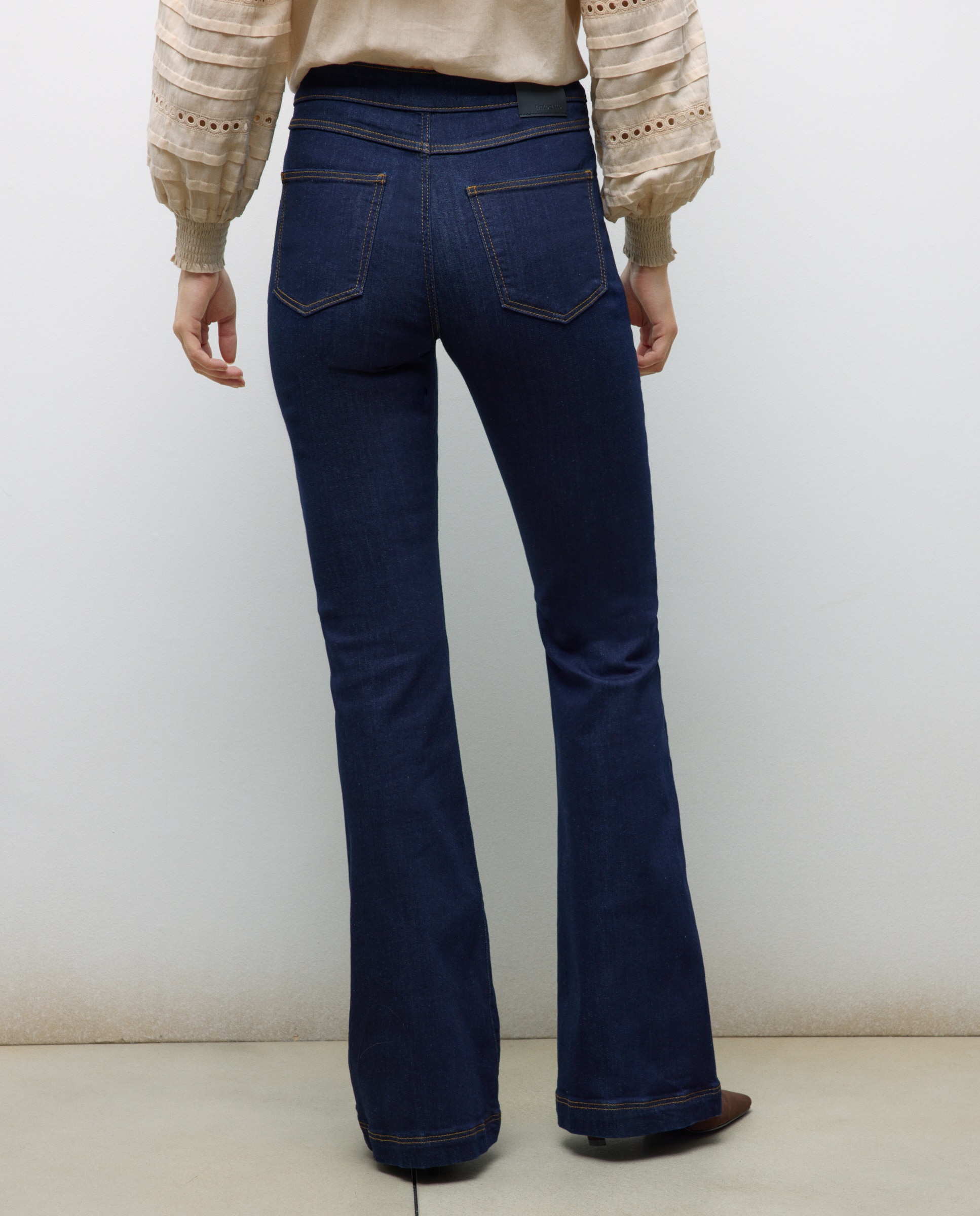 Jeans Flare com Botões e Cintura Média Índigo-3