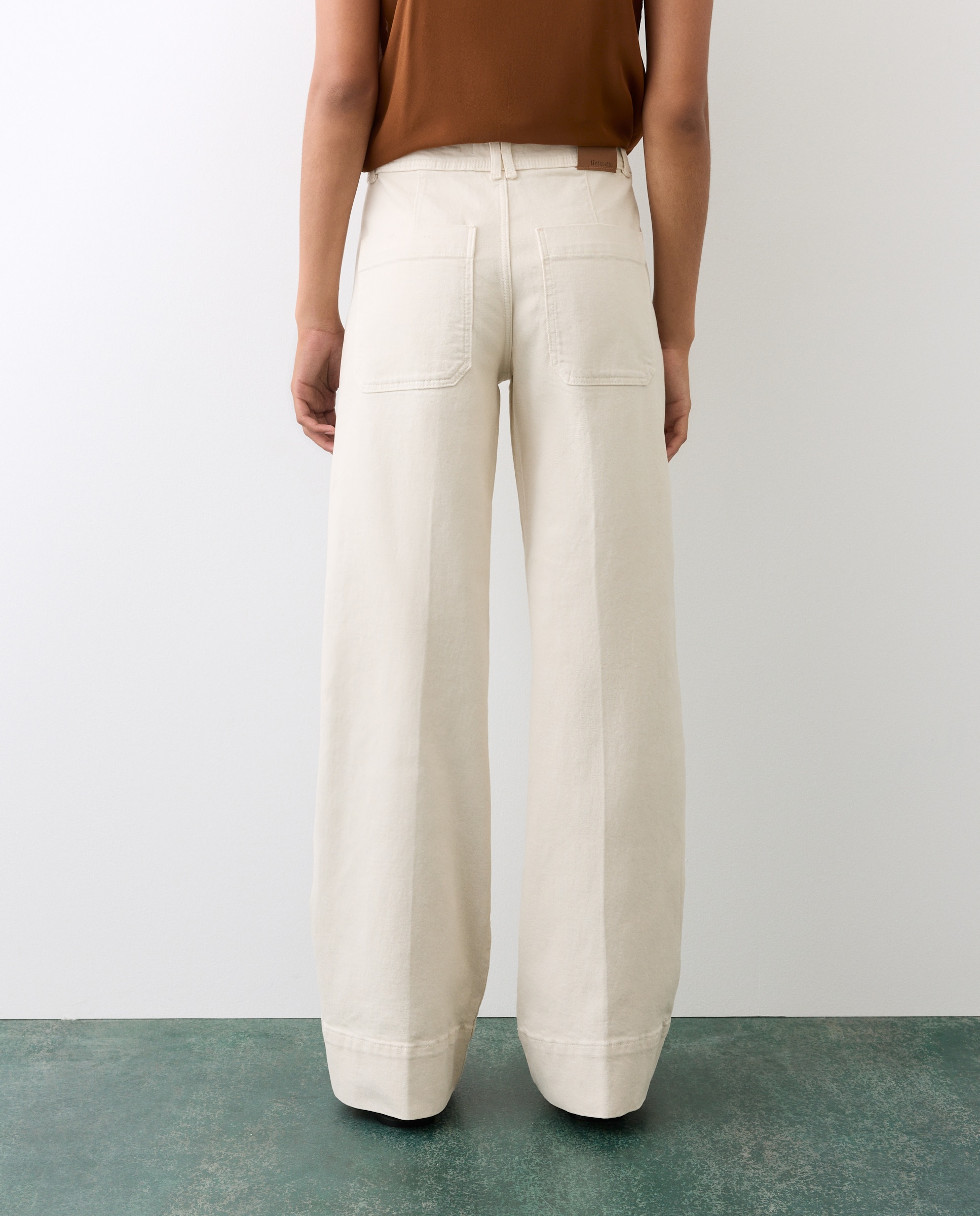Jeans Wide Leg com Botão de Joia 120 Cru-3