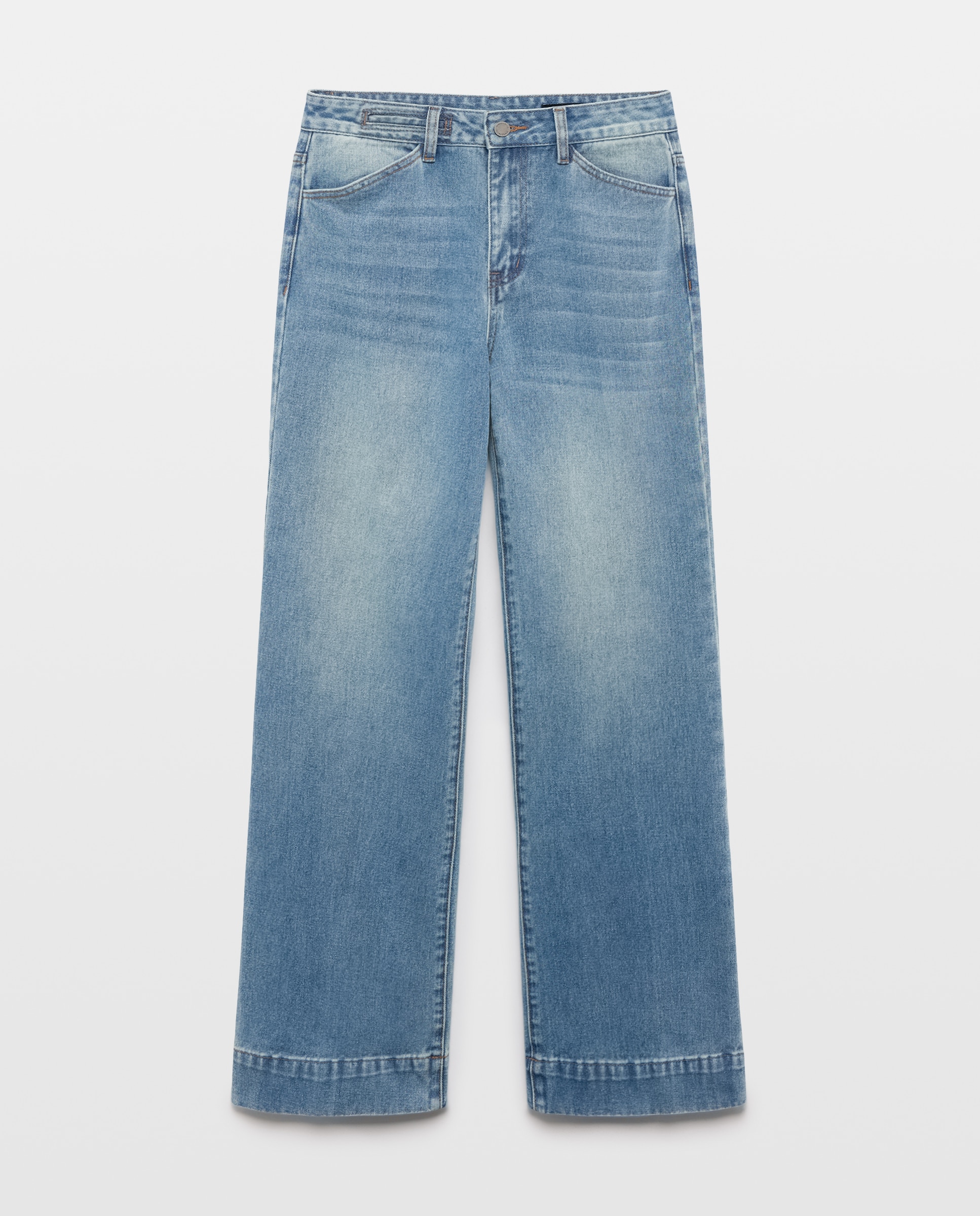Imagem 0 de Jeans Flare com Detalhe no Bolso e na Cintura