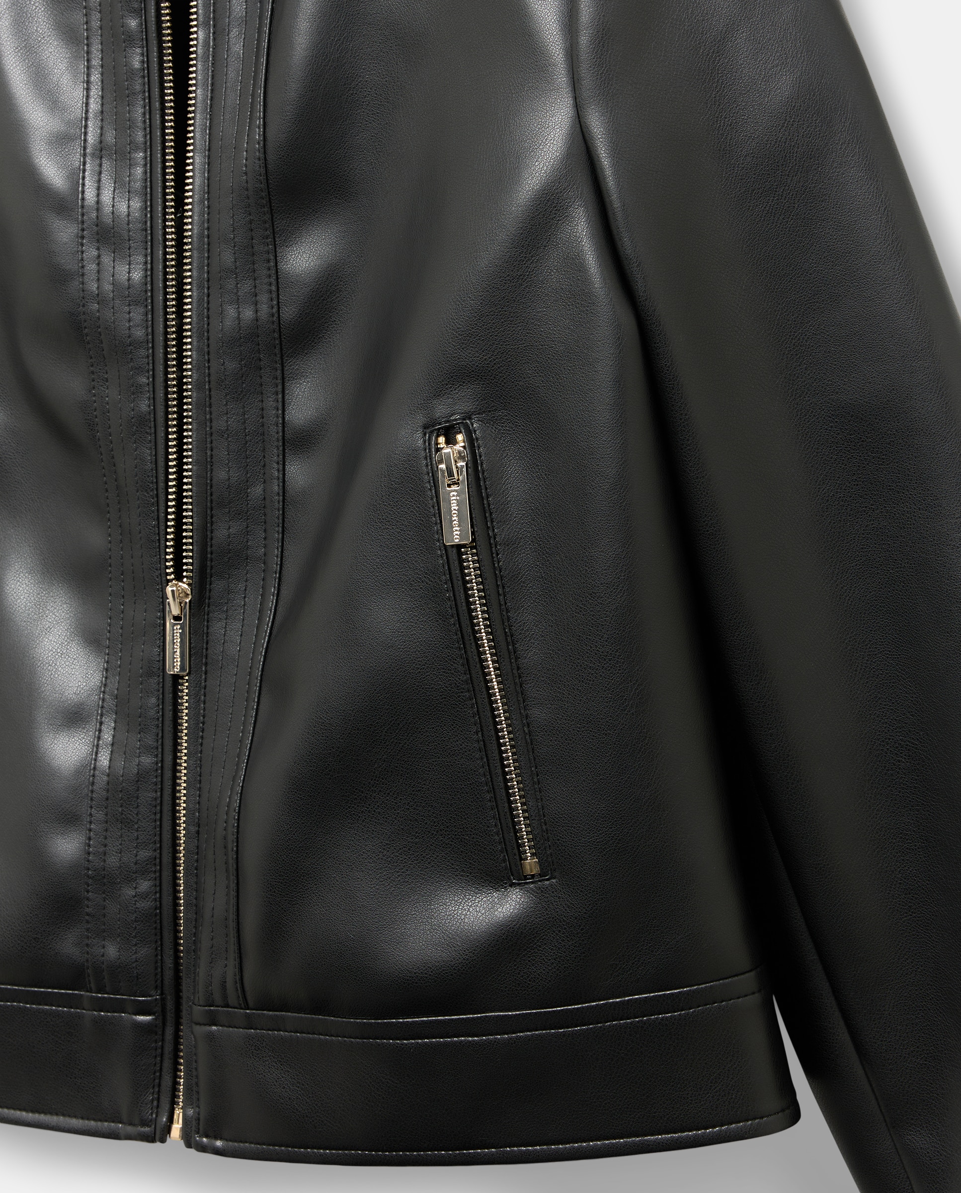 Blusão Biker com Decote Redondo e Efeito de Pele Preto-5