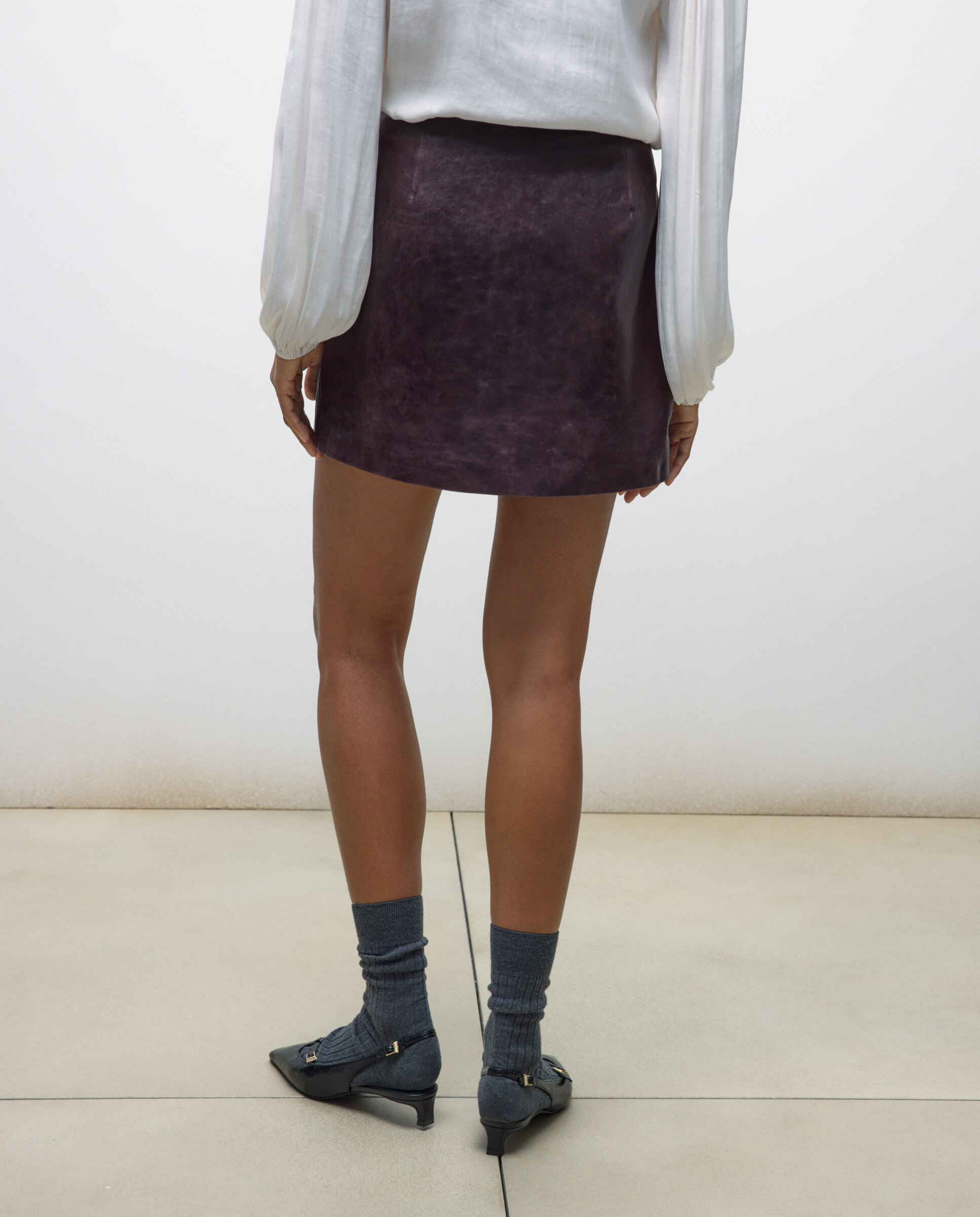 Saia curta em pele Bordeaux-3
