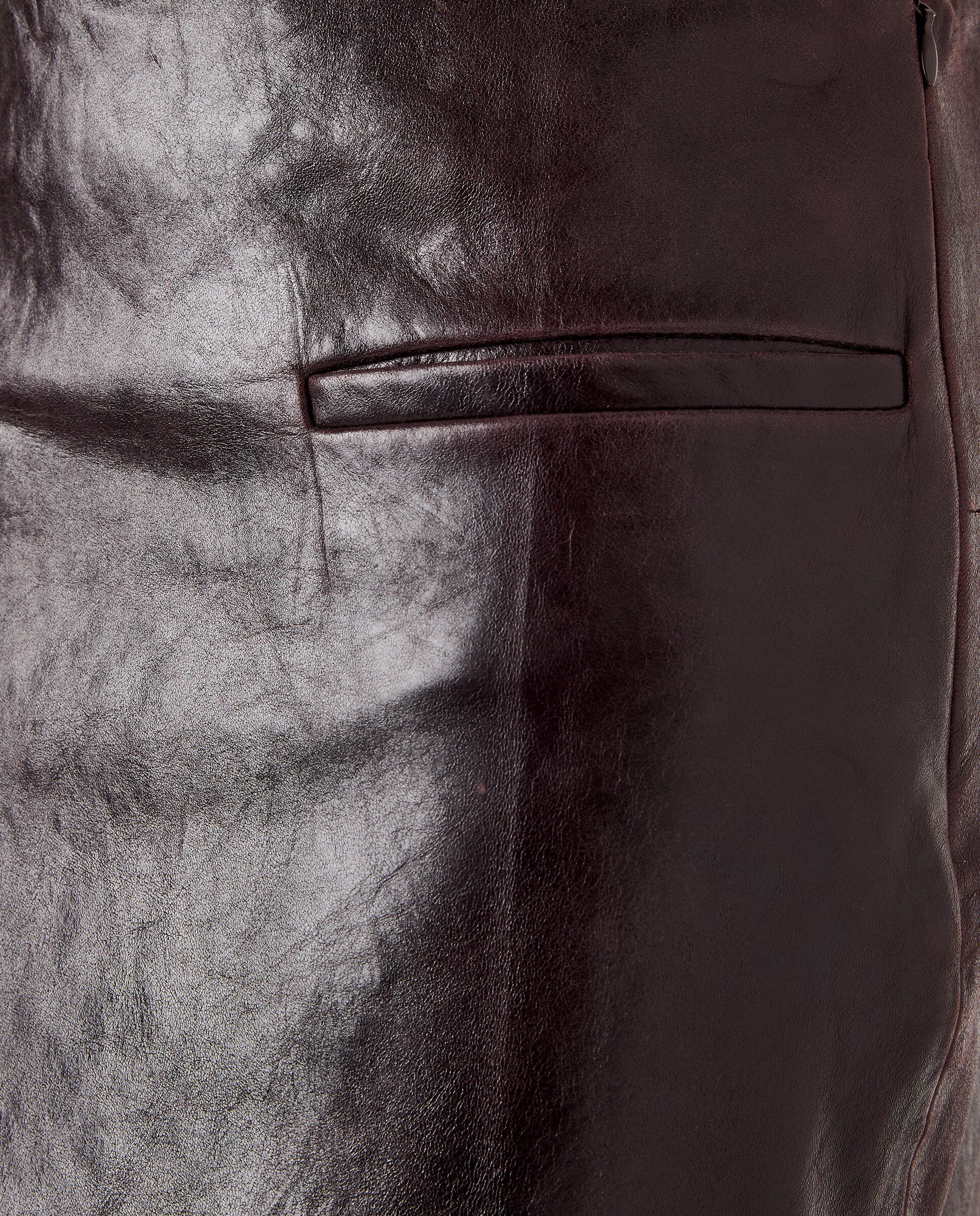 Saia curta em pele Bordeaux-5