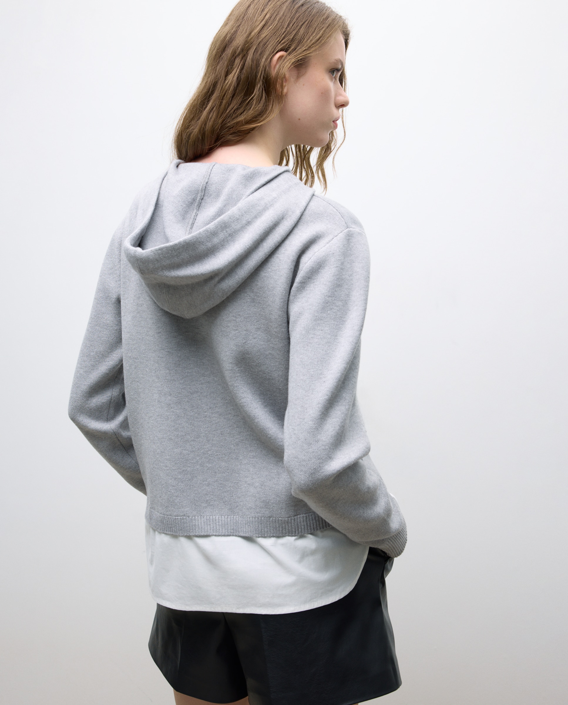 Camisola de malha de mulher com manga comprida e capuz Cinzento-claro-3