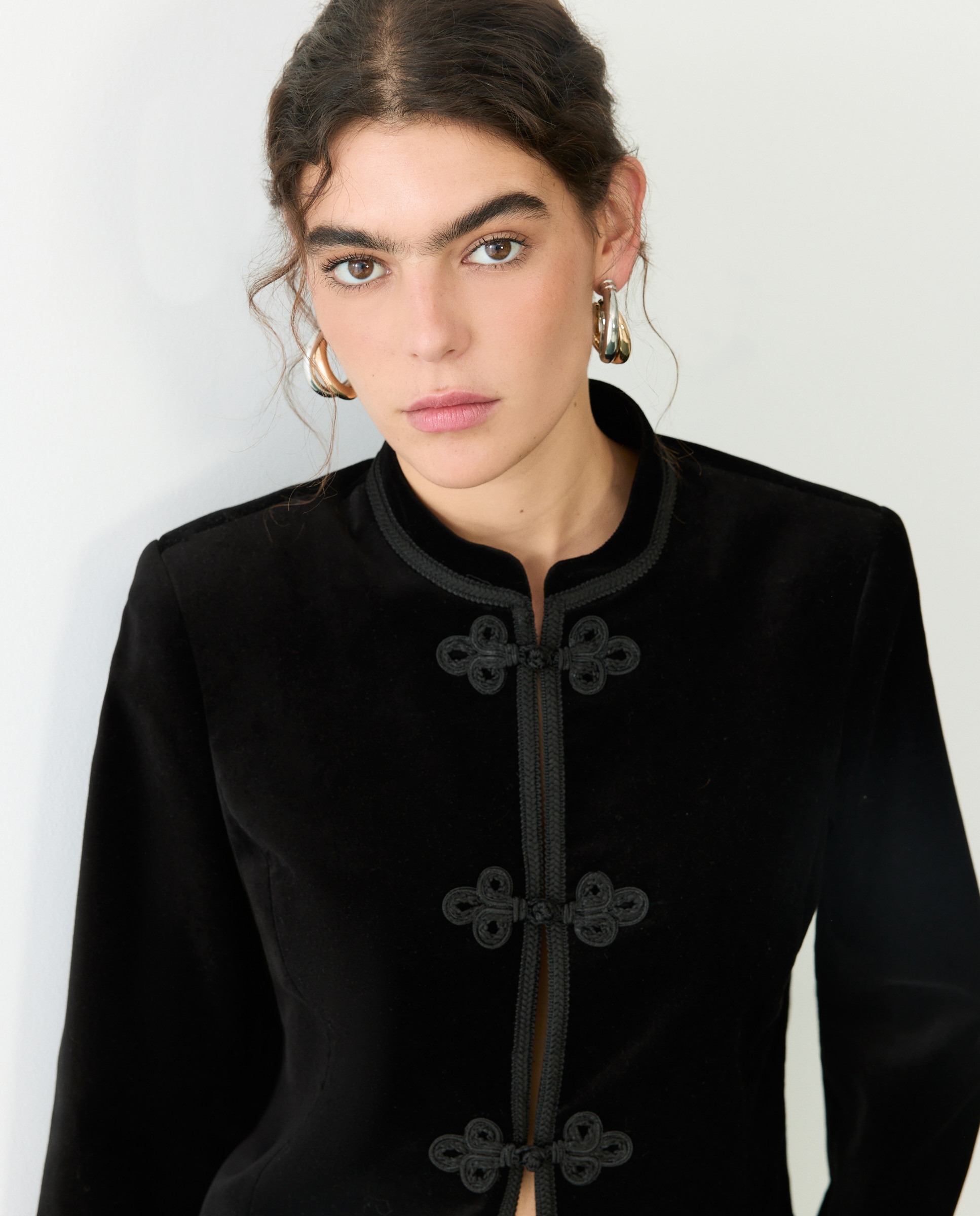 Chaqueta velvet con alamares - Tintoretto - Negro Negro-4