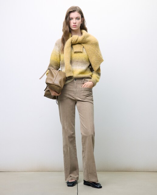 Pantalón de mujer recto de pana con bolsillos de plastrón