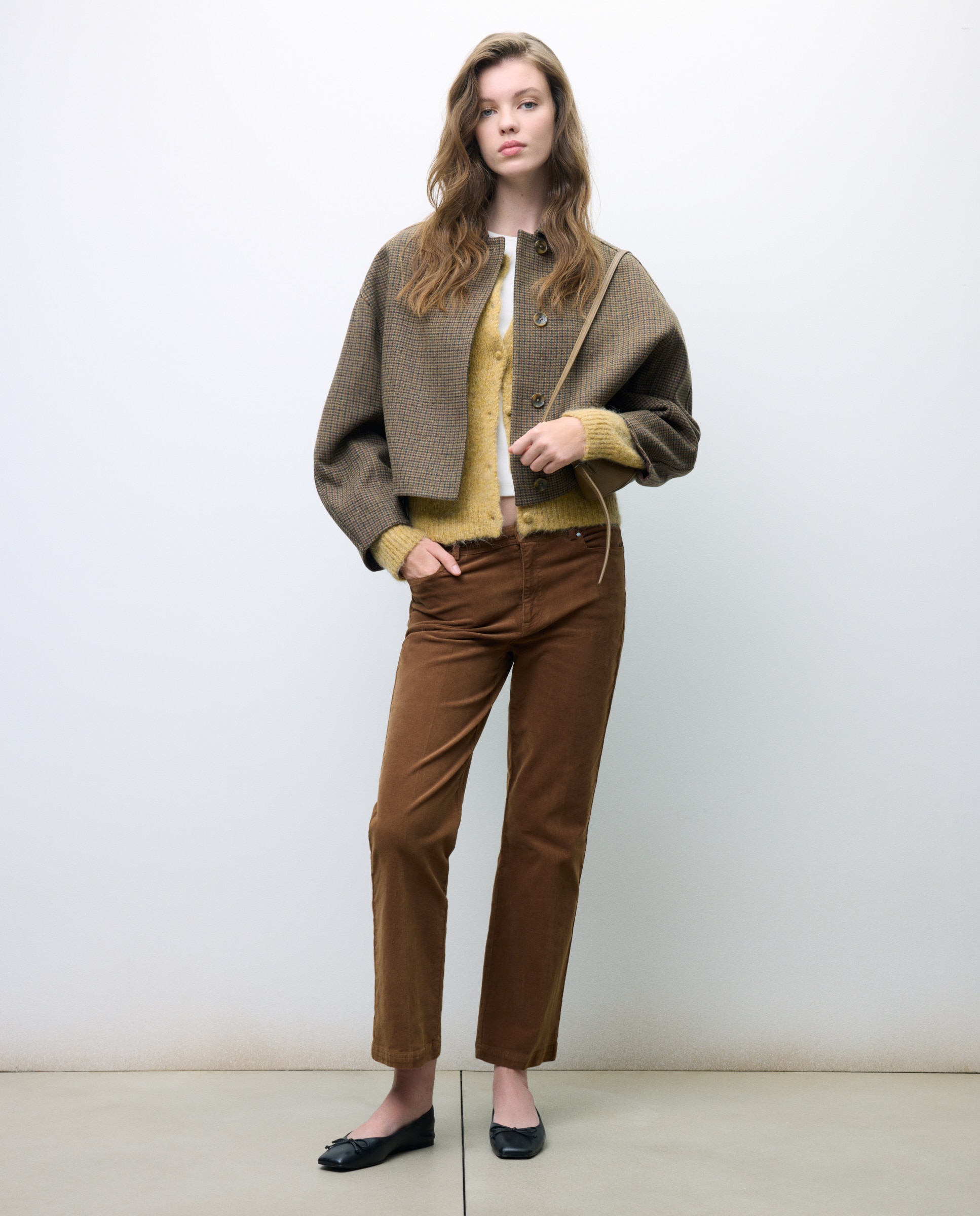 Calças Regular Cropped de Bombazina 730 Camel-1