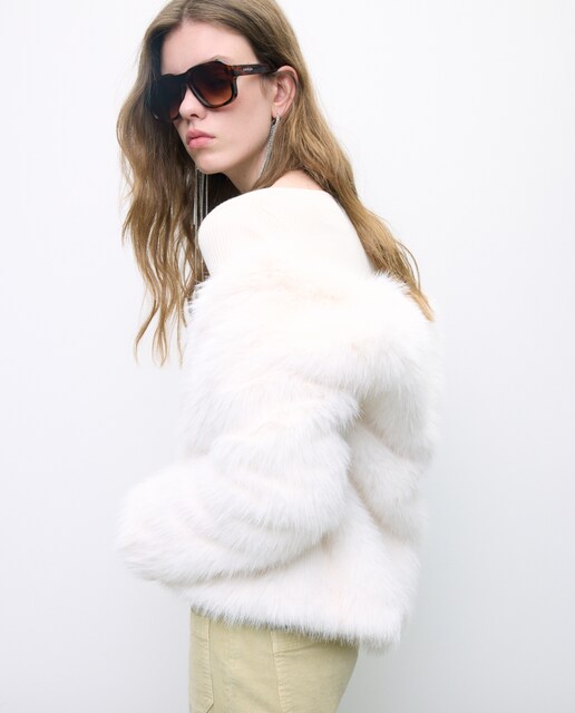 Imagem 0 de Casaco de Pelo com Decote Redondo