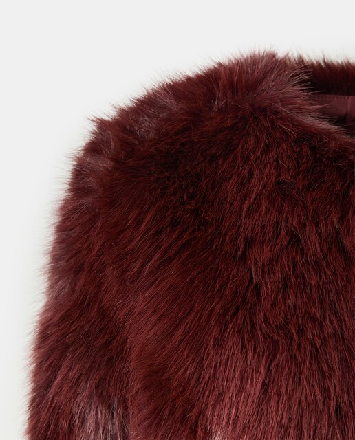 Abrigo de mujer de pelo con cuello caja