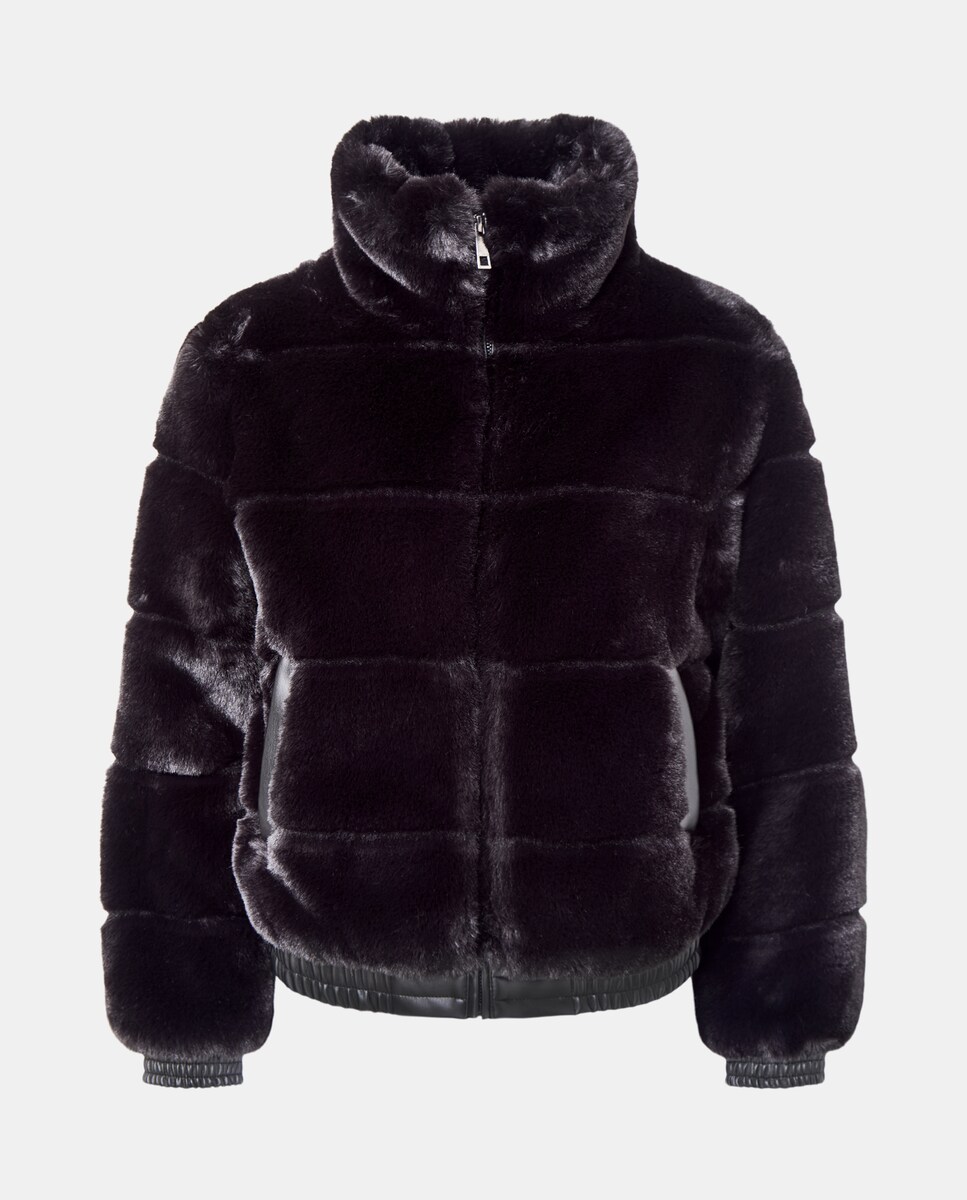 Sobretudo de Gola Alta com Pelo Preto-5