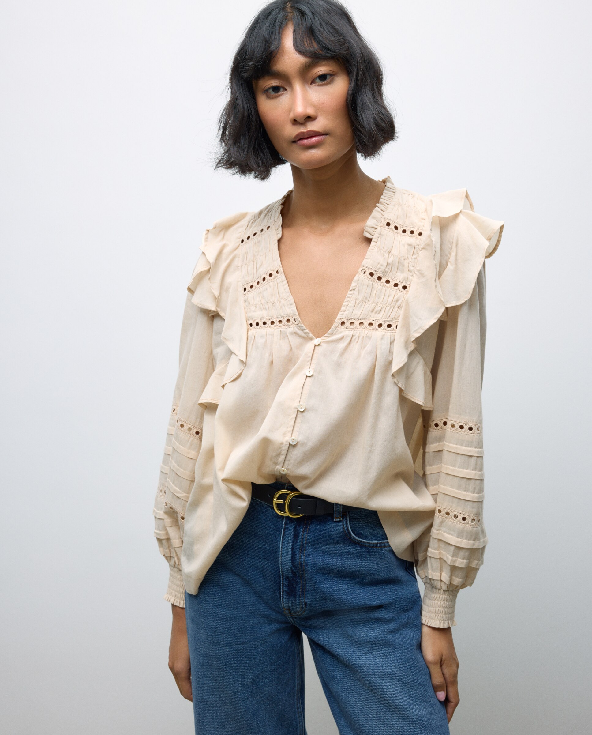 Blusa de Manga Comprida com Detalhe de Renda e Folhos 850 Pedra-1