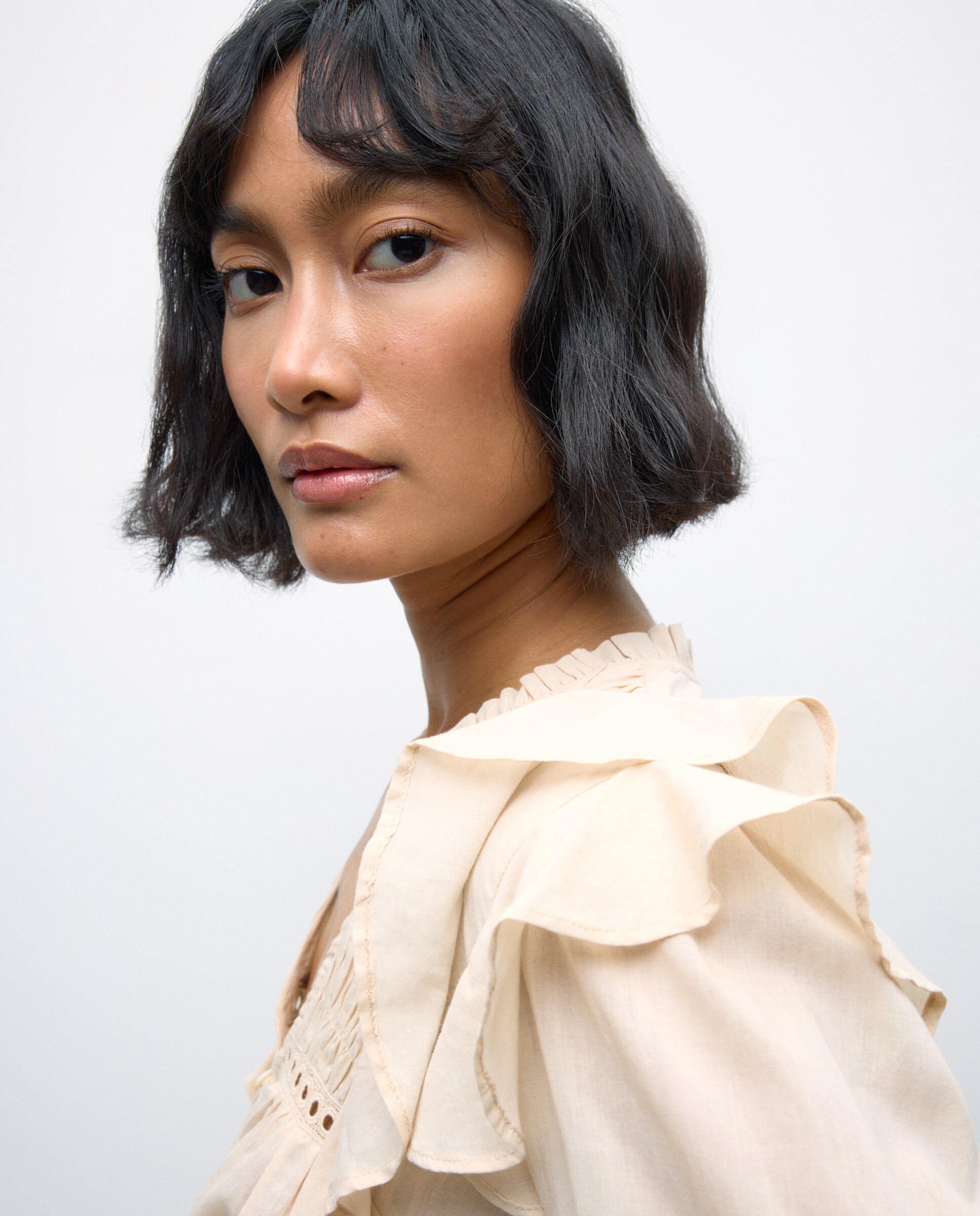 Blusa de Manga Comprida com Detalhe de Renda e Folhos 850 Pedra-4