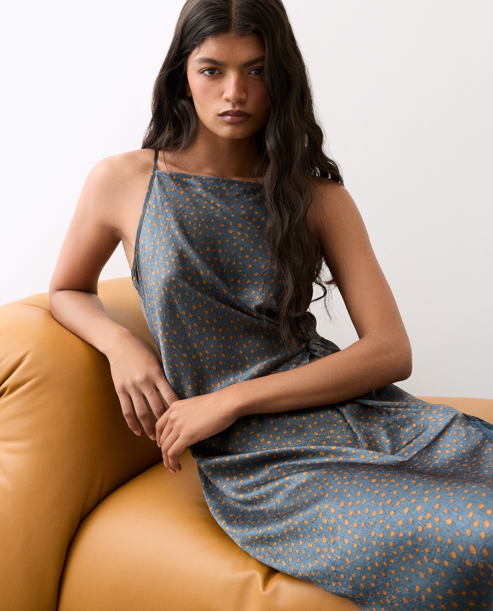 Imagem 0 de Vestido às Bolinhas com Renda