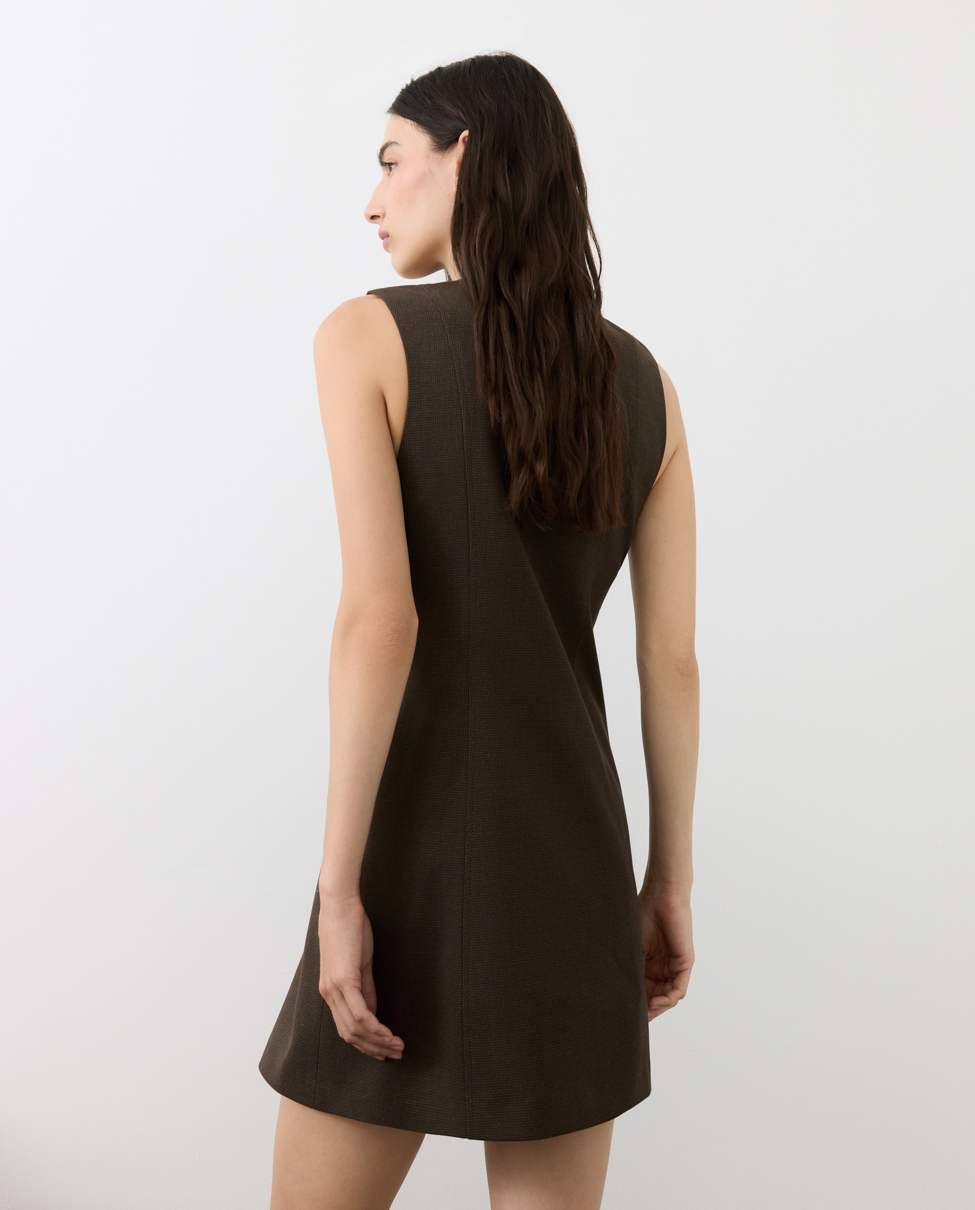 Vestido Jardineiras aos Quadrados Preto-3