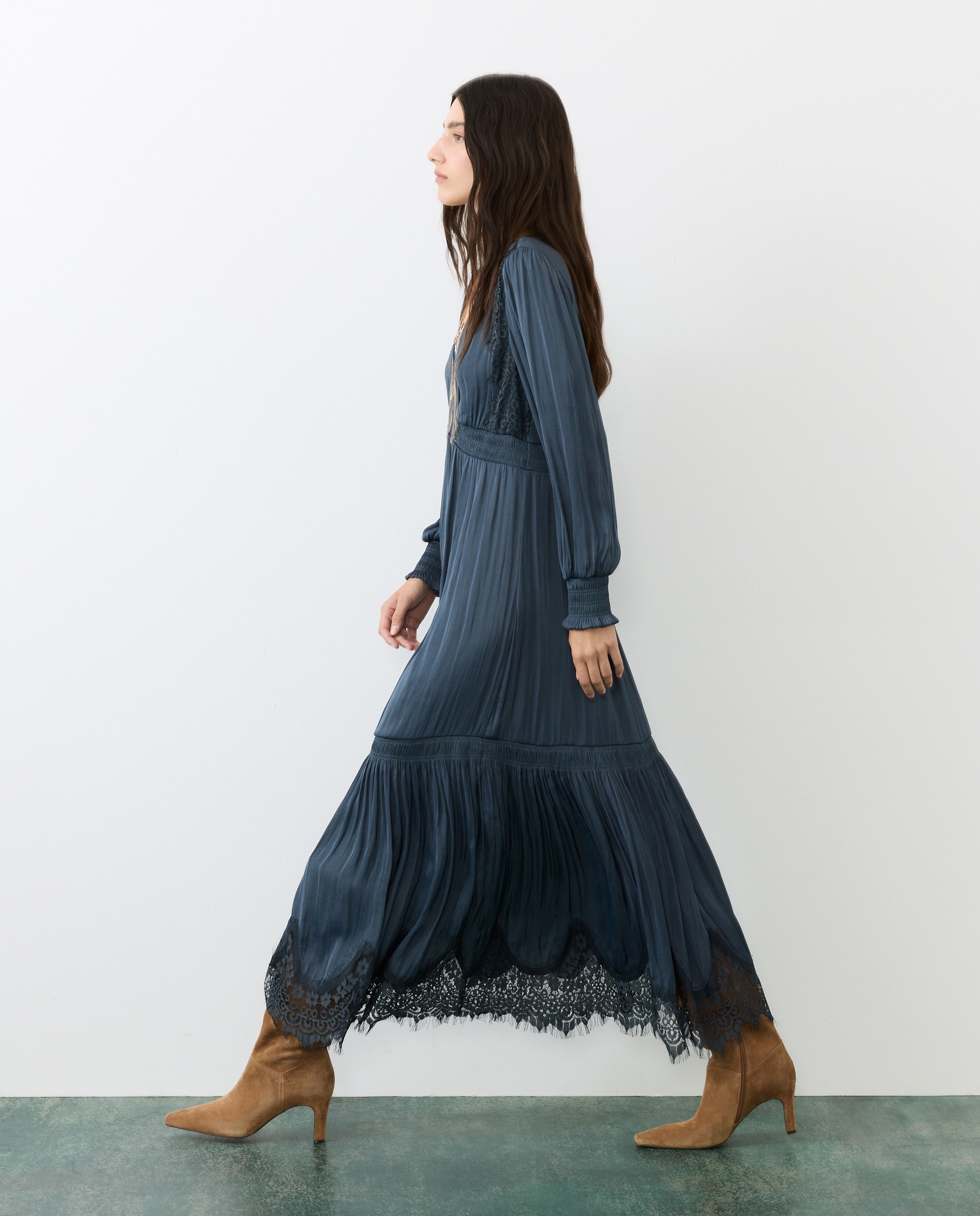 Vestido com Detalhe de Renda 400 Azul-2